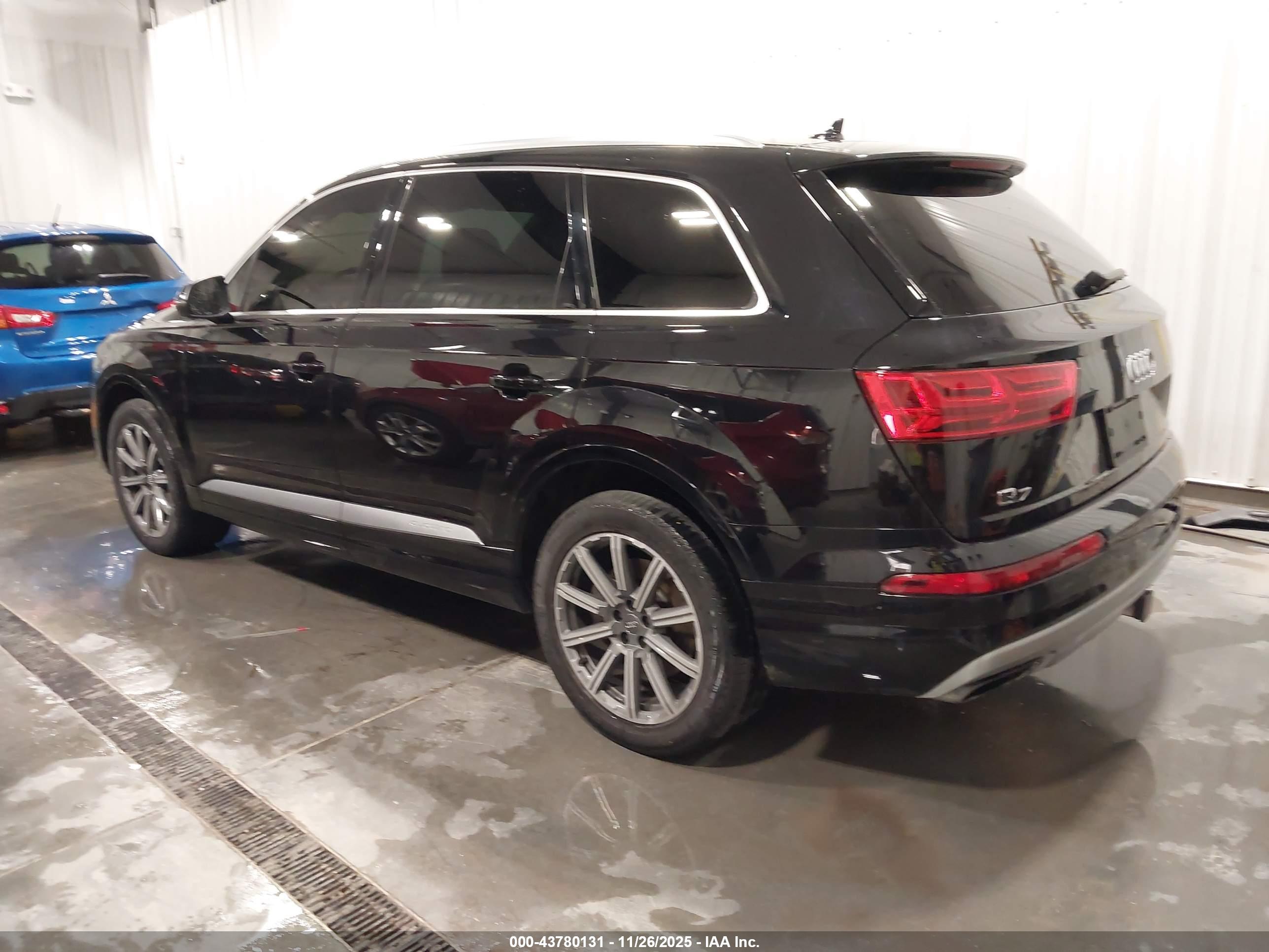 AUDI Q7 image 3