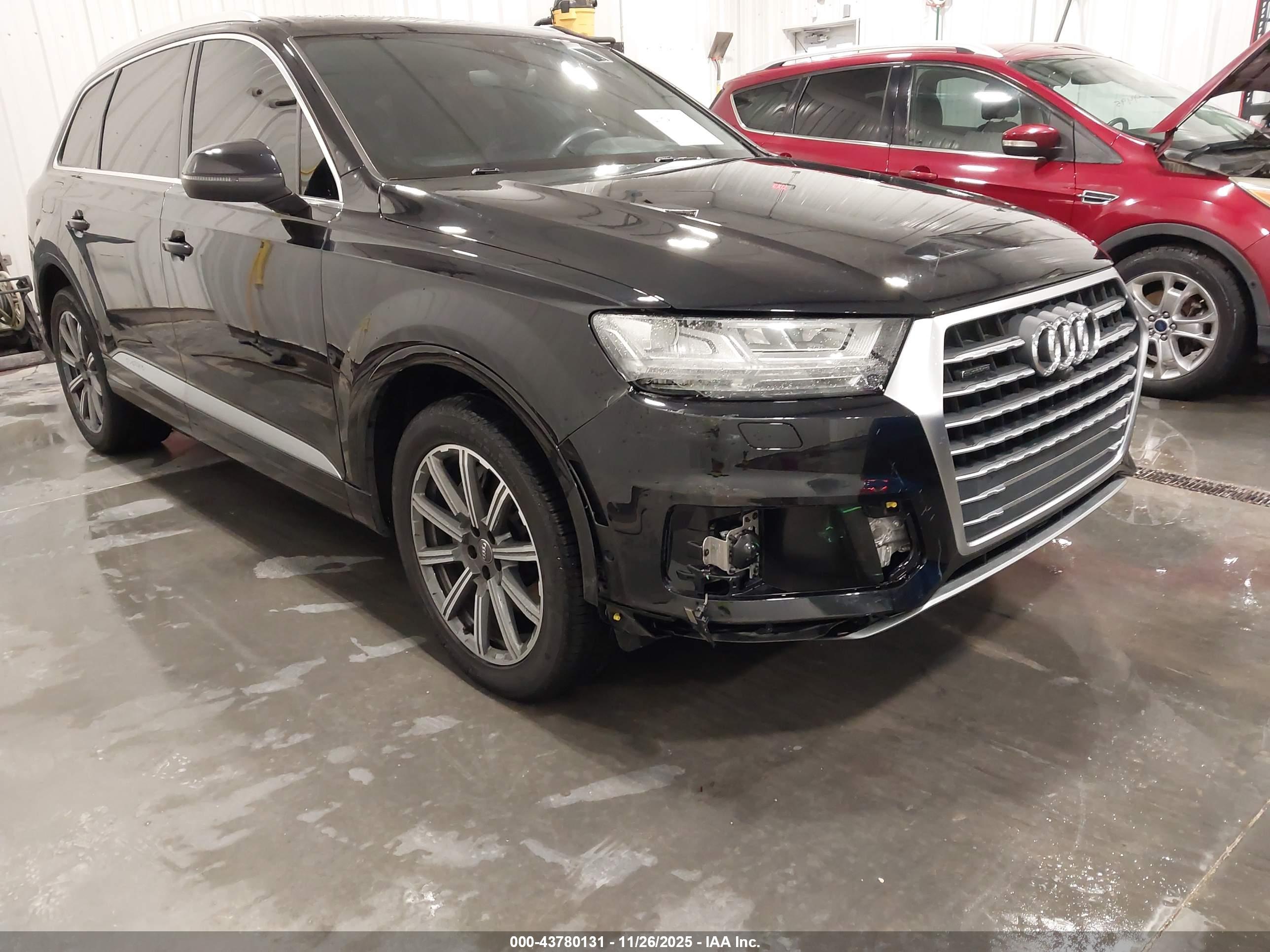 AUDI Q7 image 6