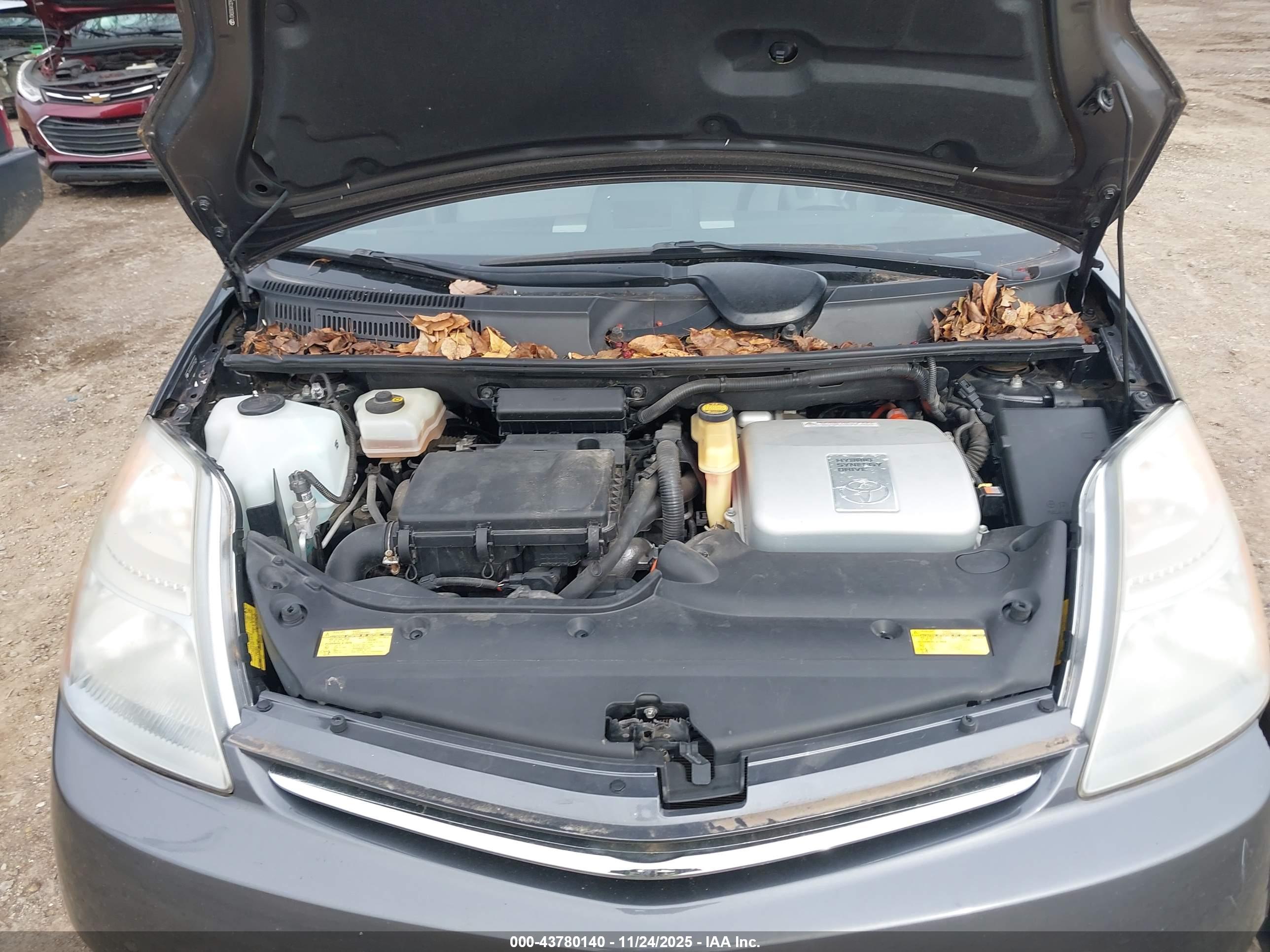 TOYOTA PRIUS image 10