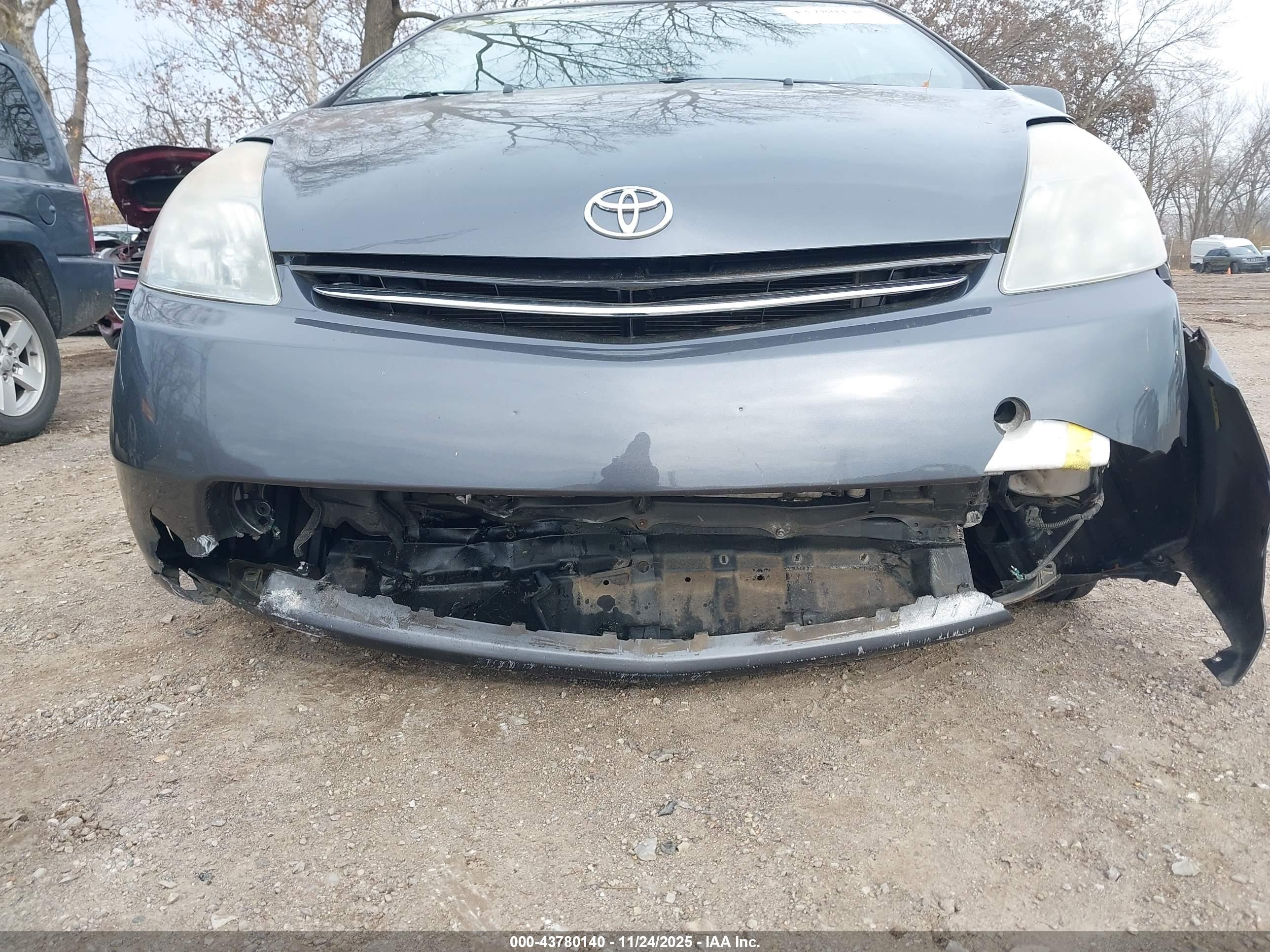 TOYOTA PRIUS image 6