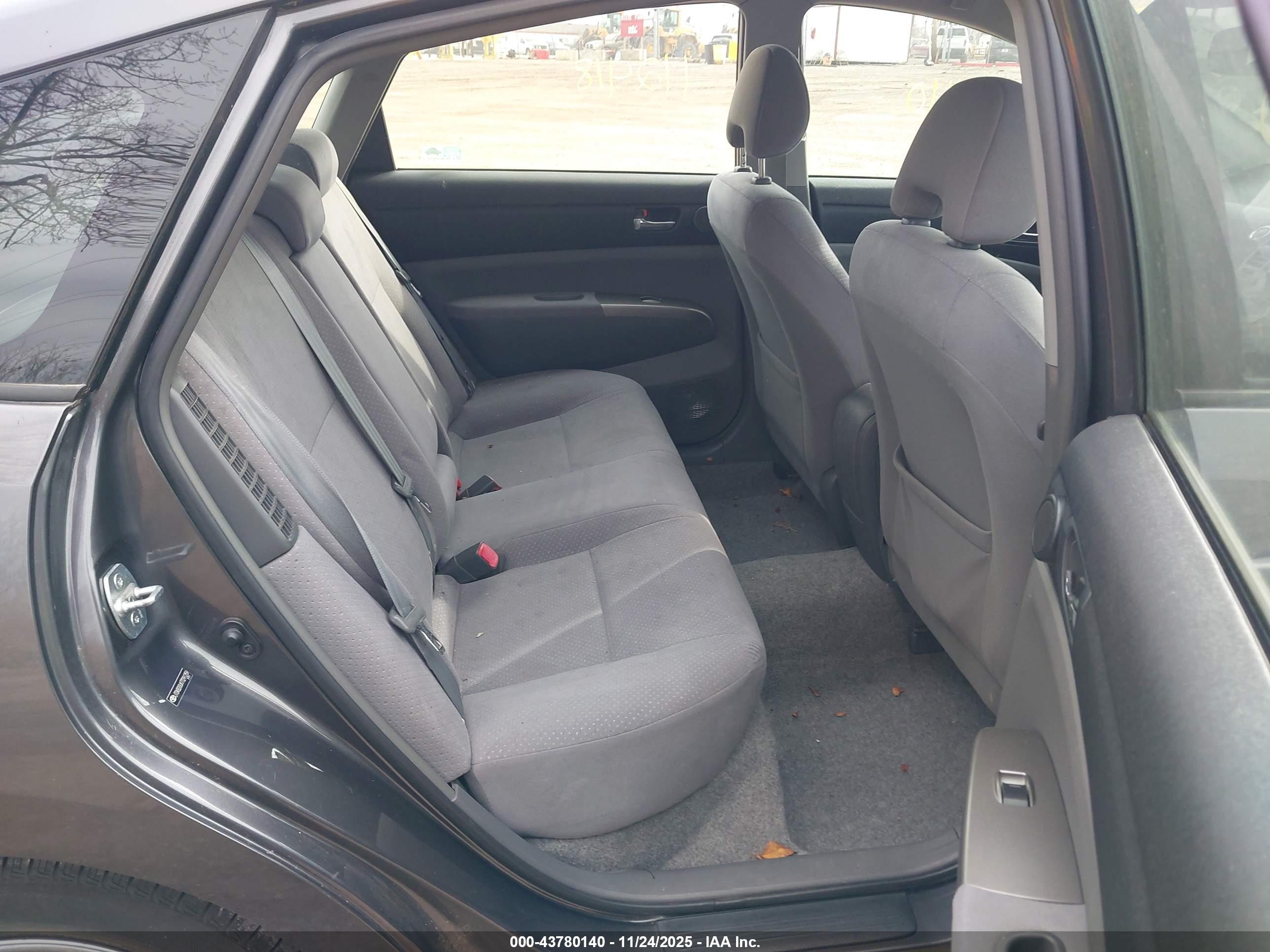 TOYOTA PRIUS image 8