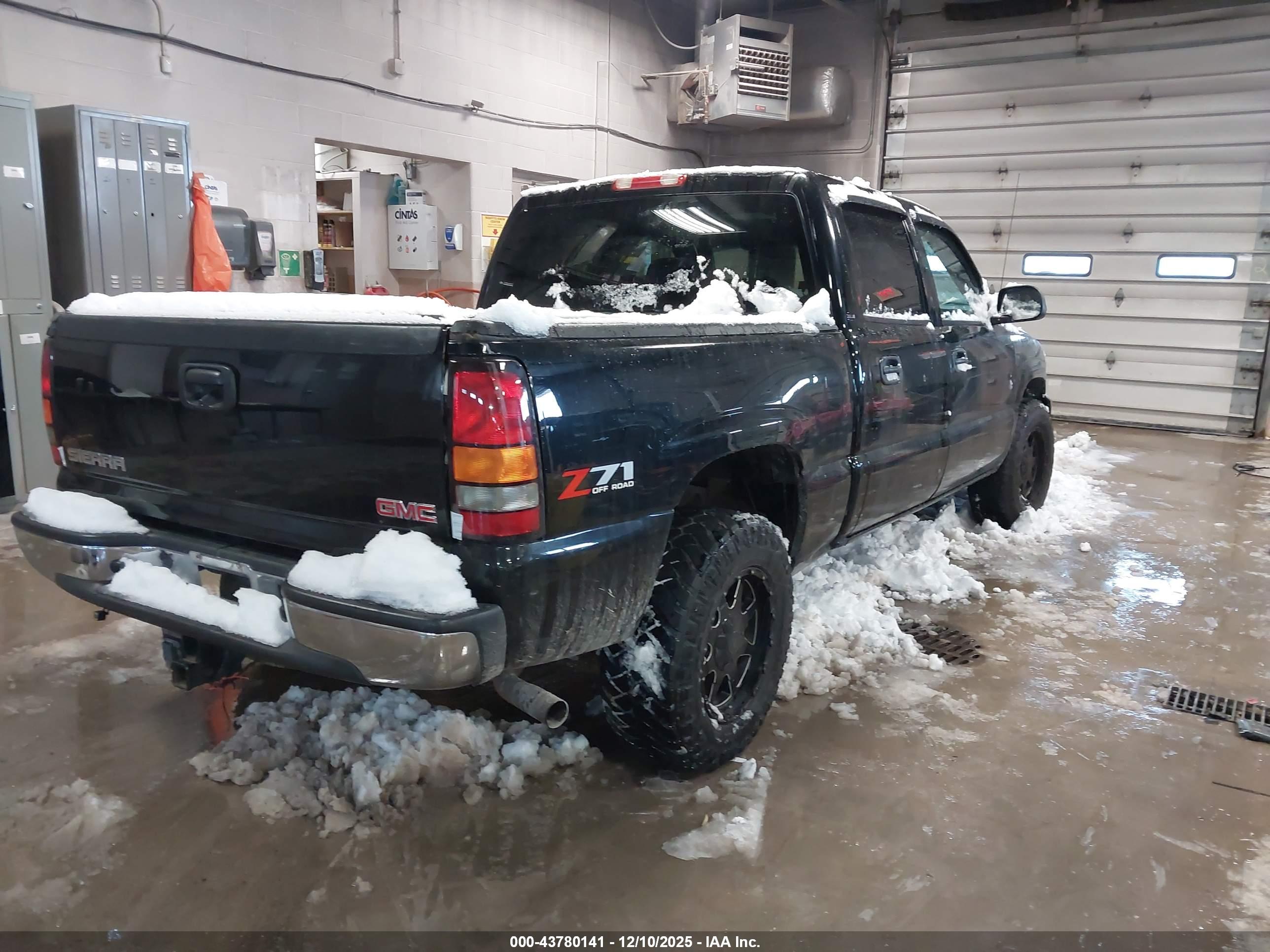 GMC SIERRA image 4