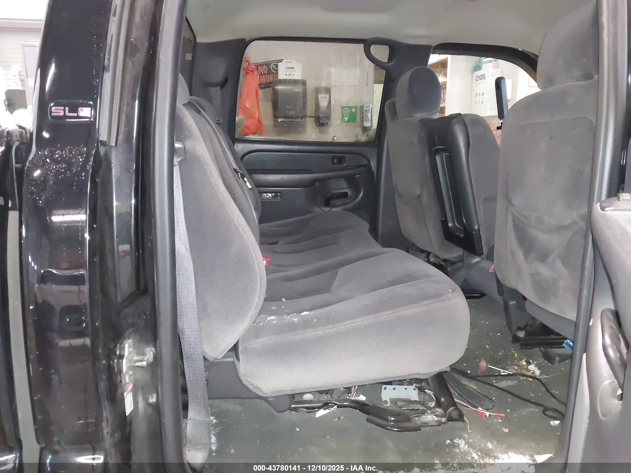 GMC SIERRA image 8