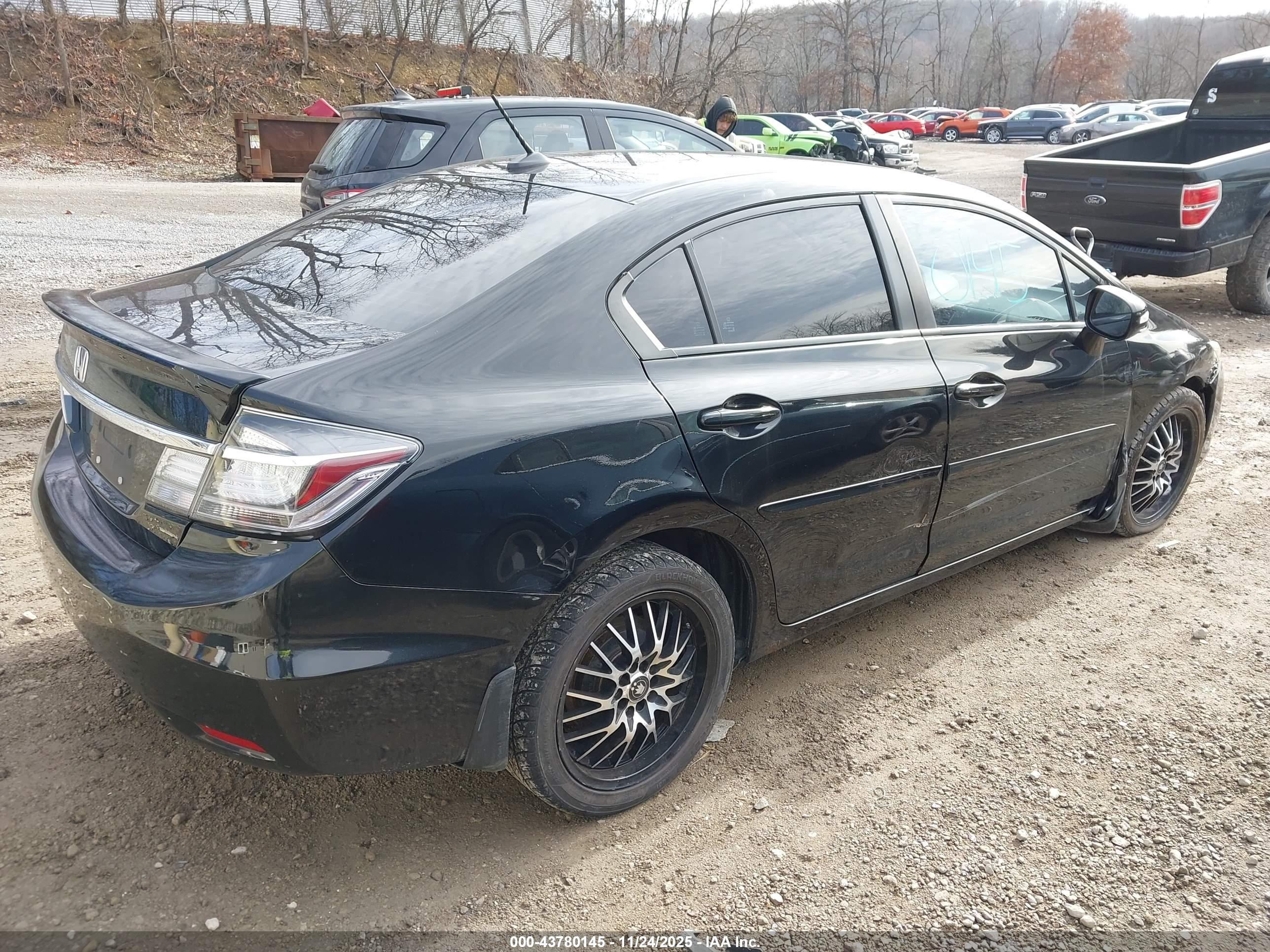 HONDA CIVIC image 4
