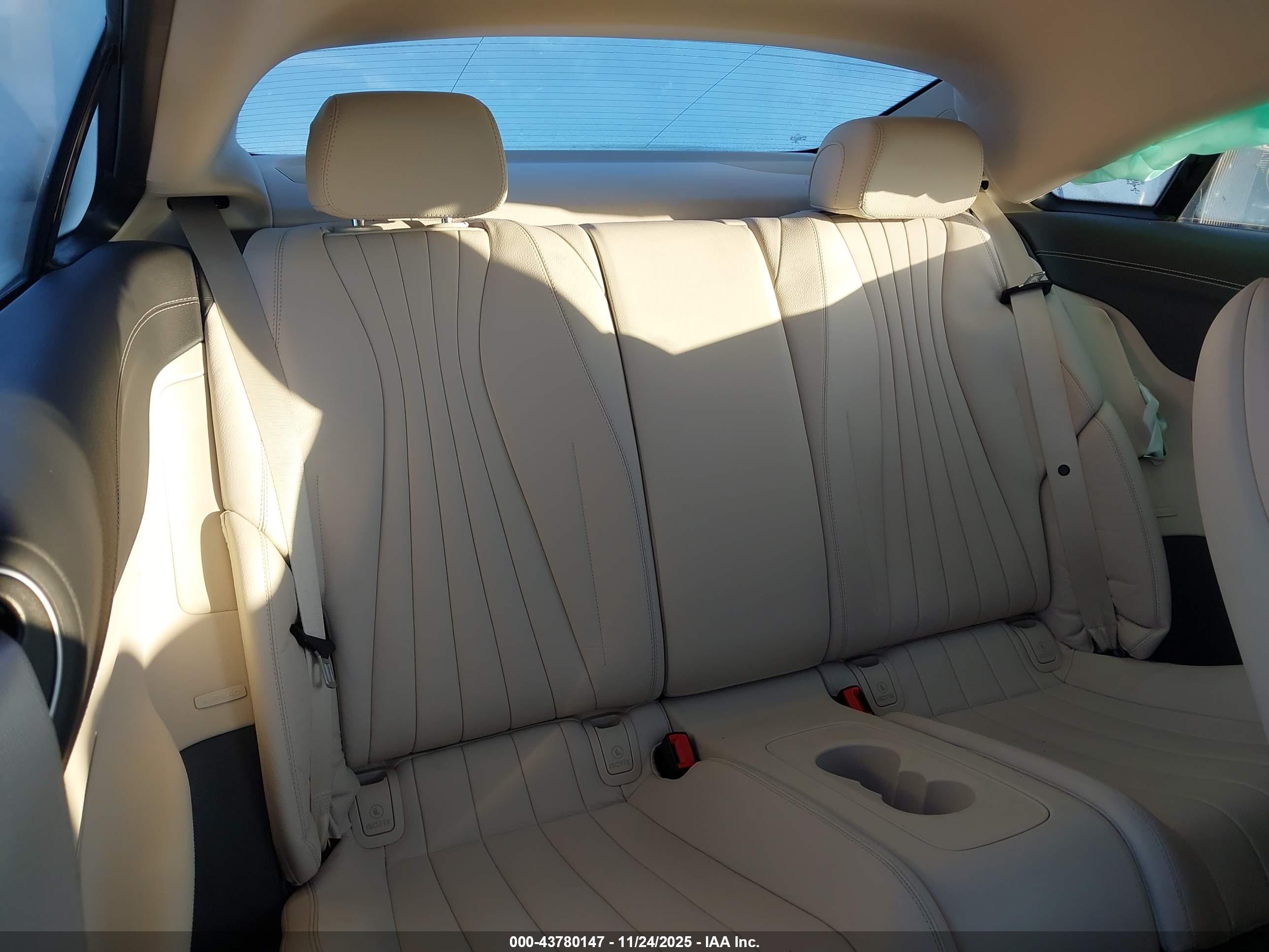 MERCEDES-BENZ E image 8