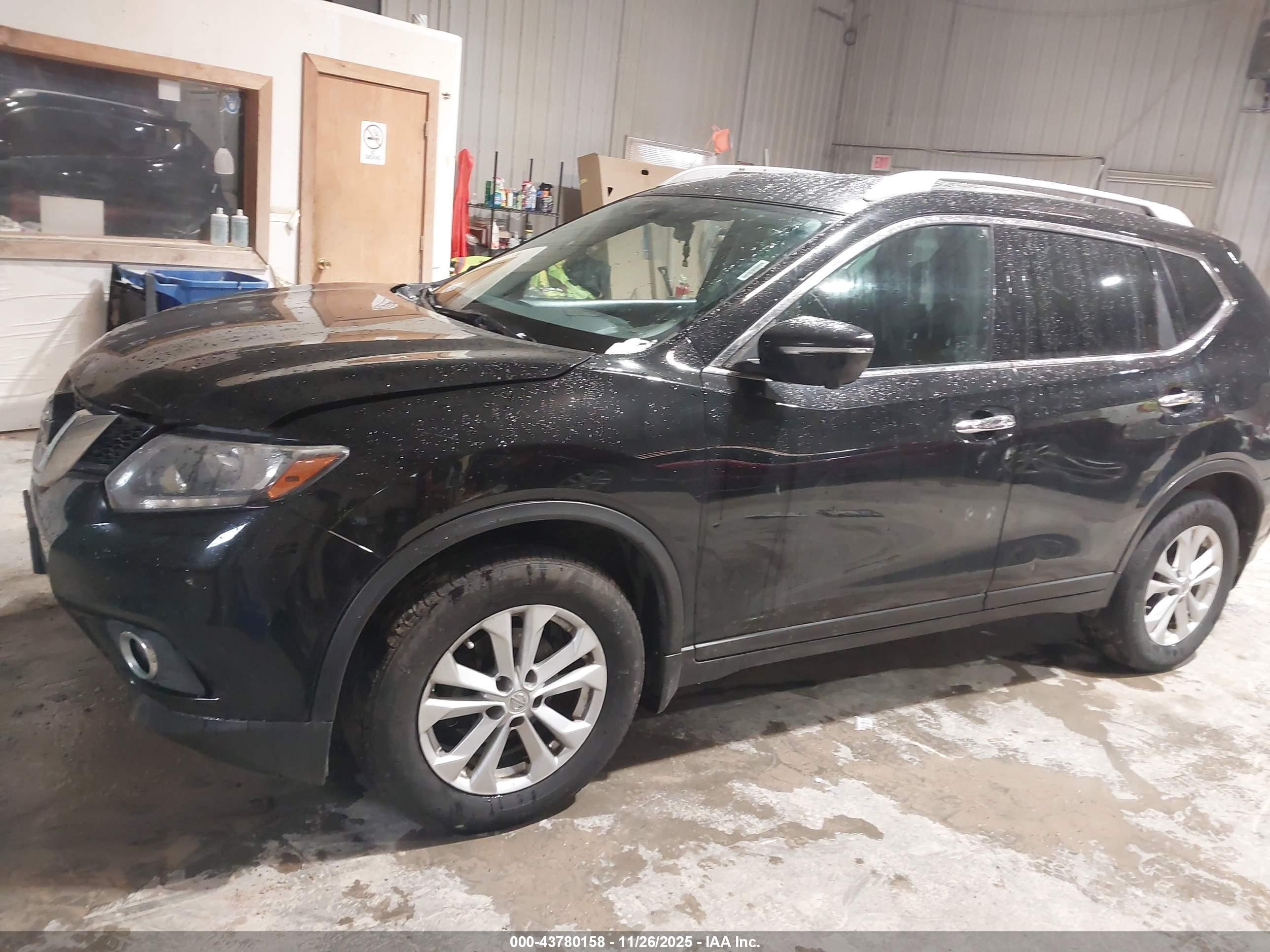 NISSAN ROGUE image 2