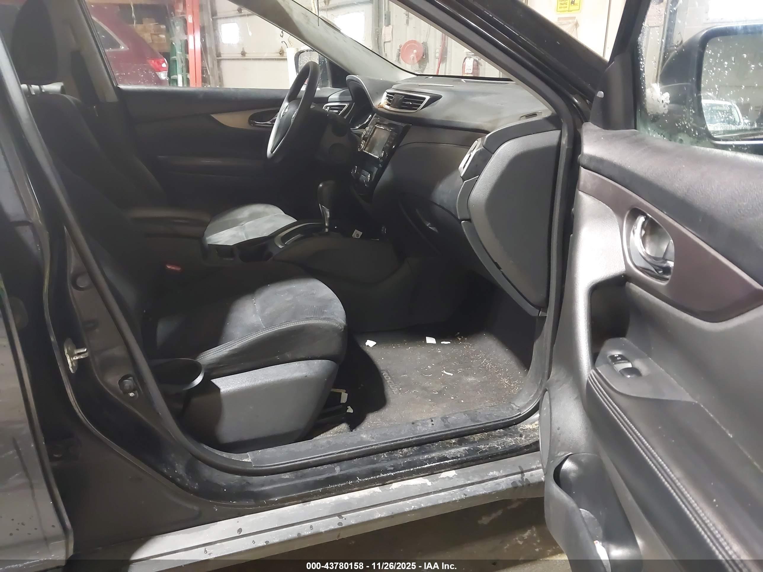 NISSAN ROGUE image 5