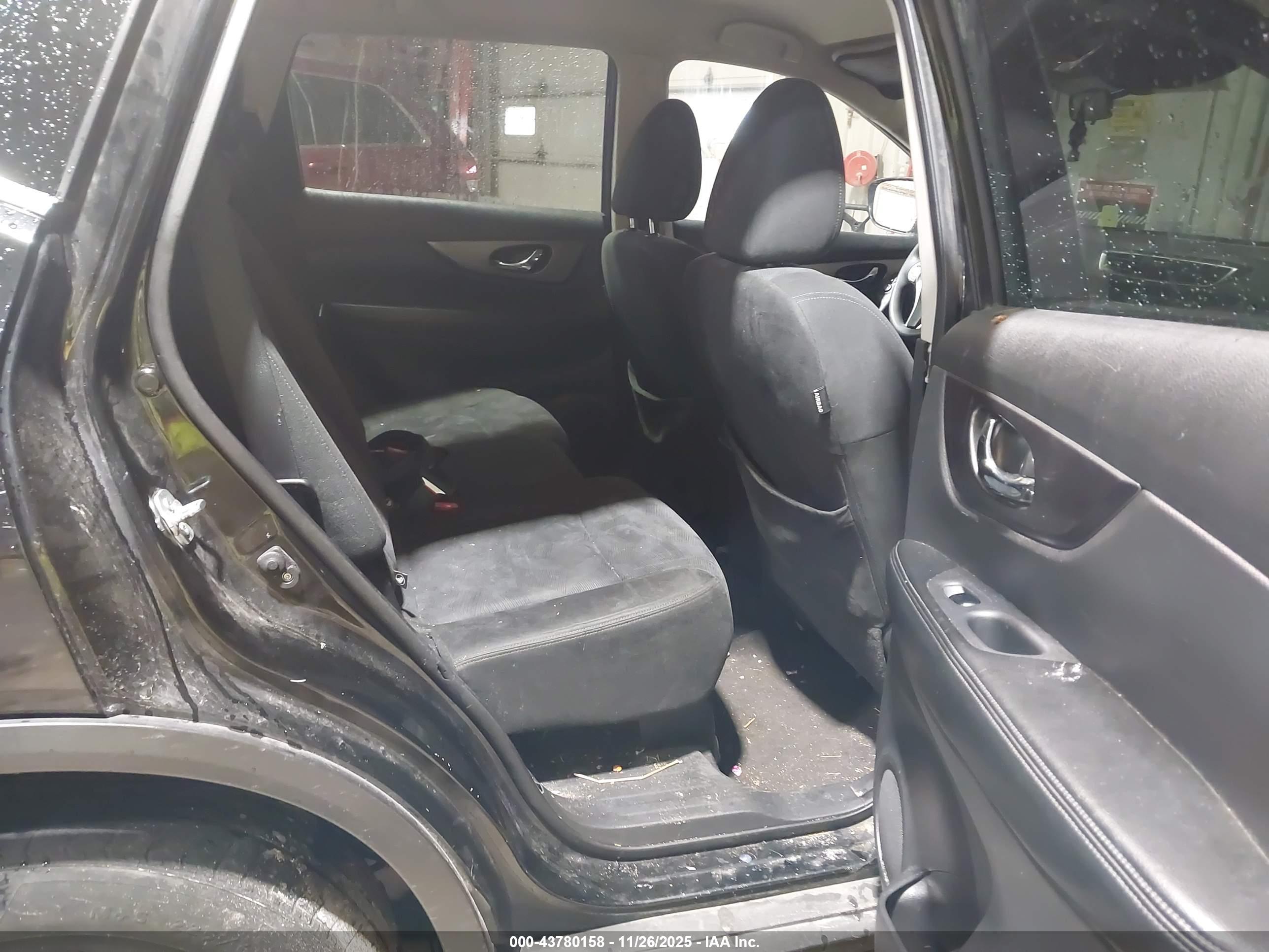 NISSAN ROGUE image 8