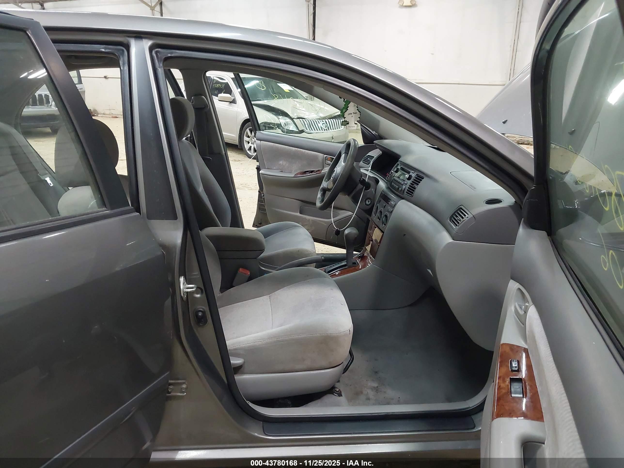 TOYOTA COROLLA image 5