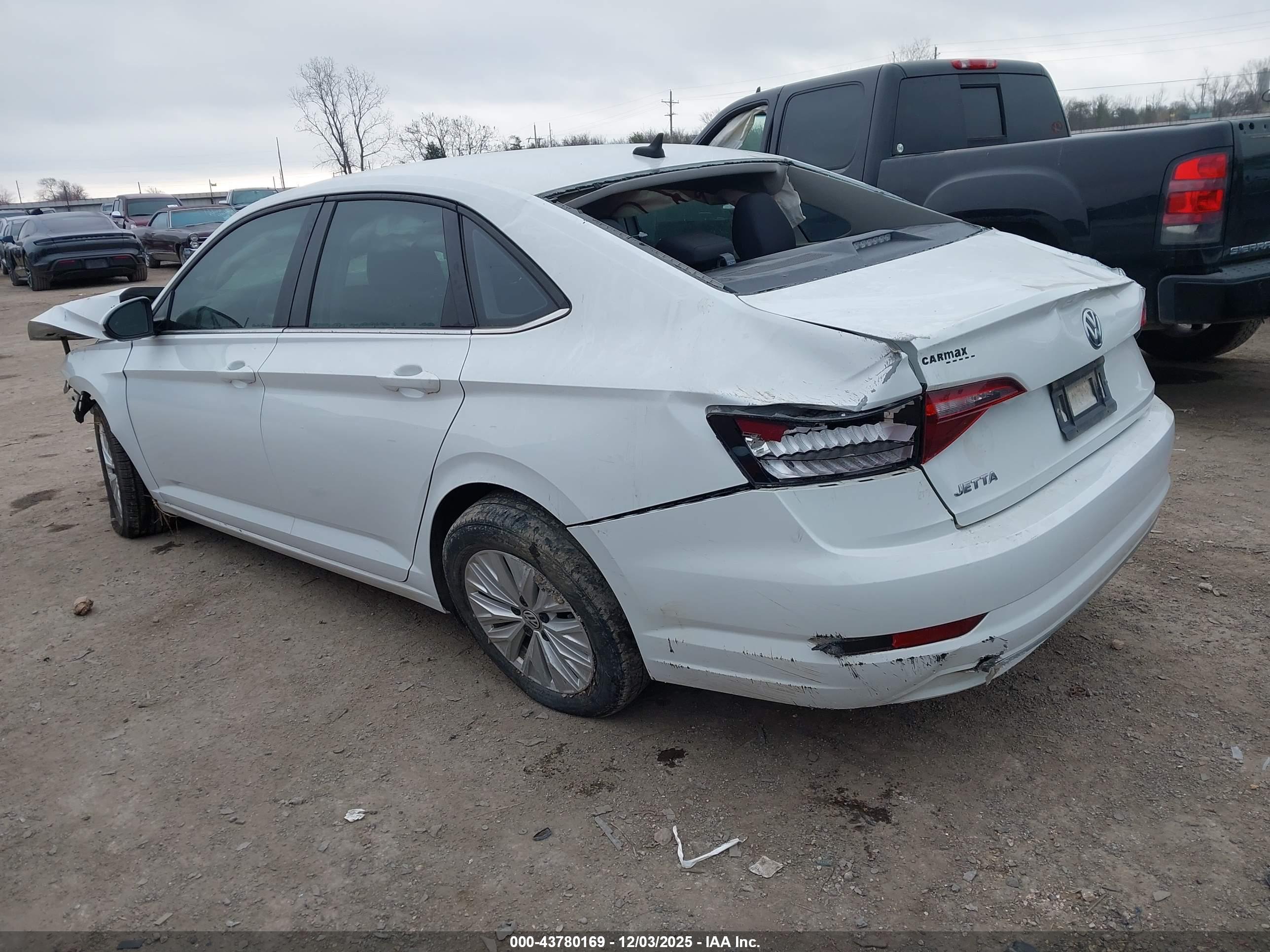 VOLKSWAGEN JETTA image 3