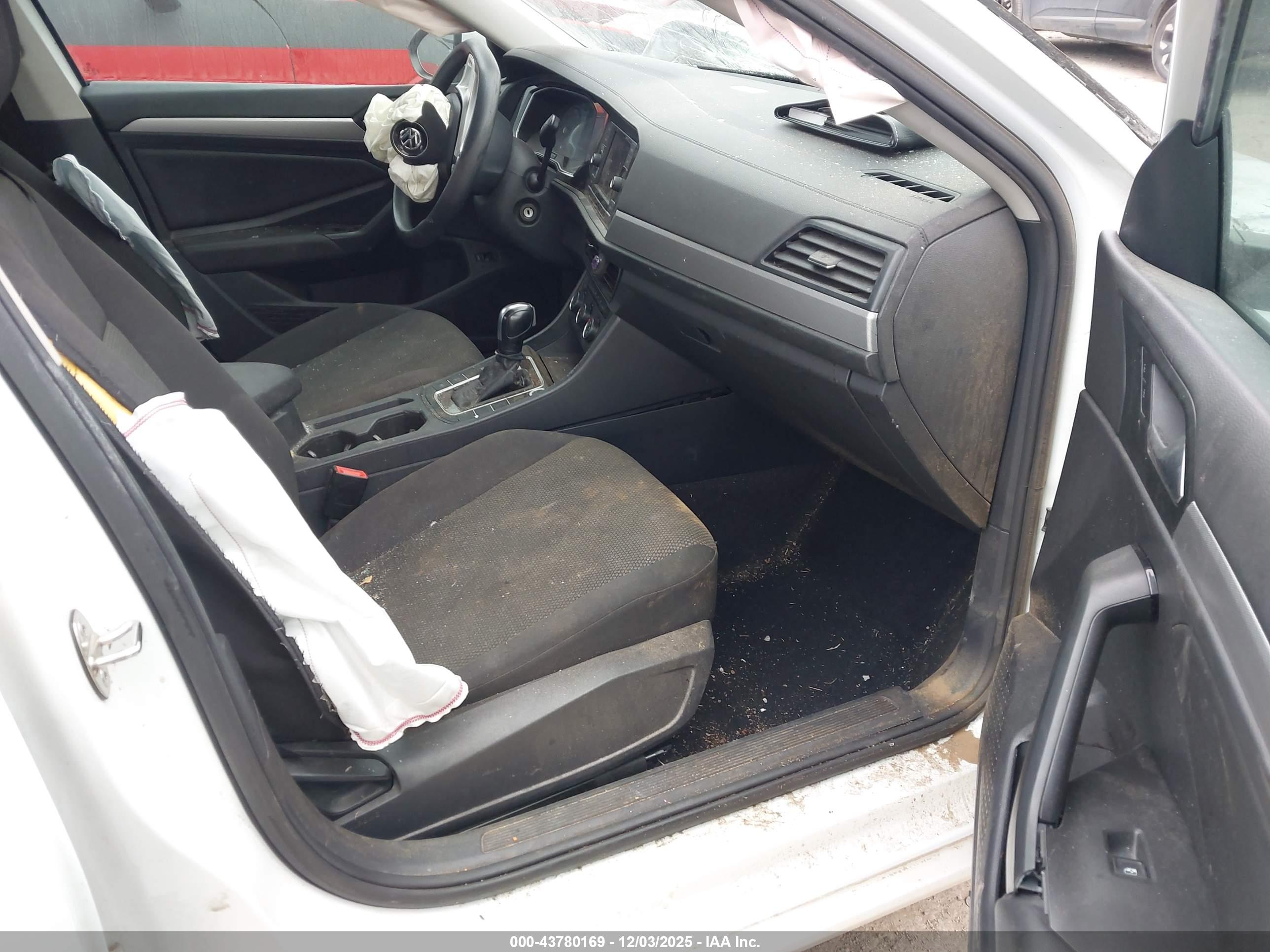 VOLKSWAGEN JETTA image 5