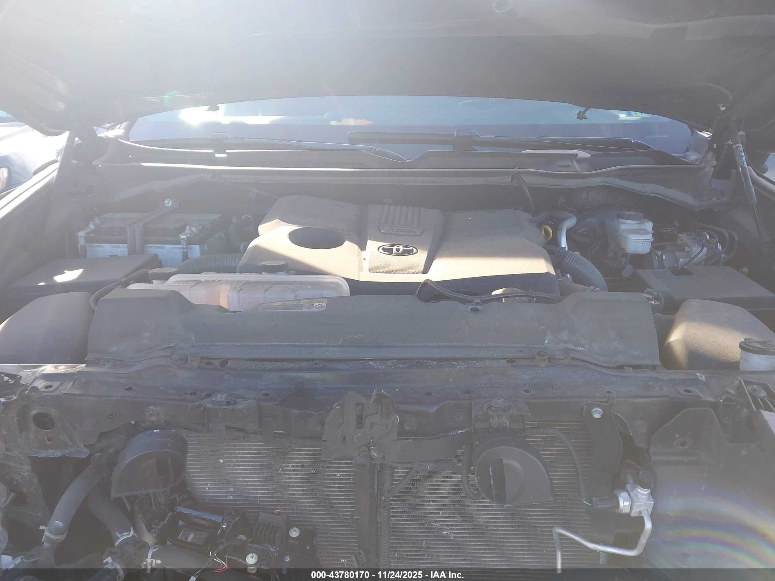 TOYOTA TUNDRA image 10