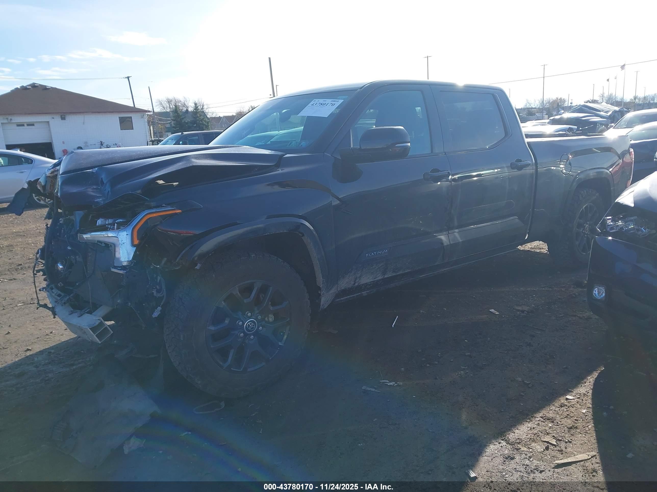 TOYOTA TUNDRA image 2