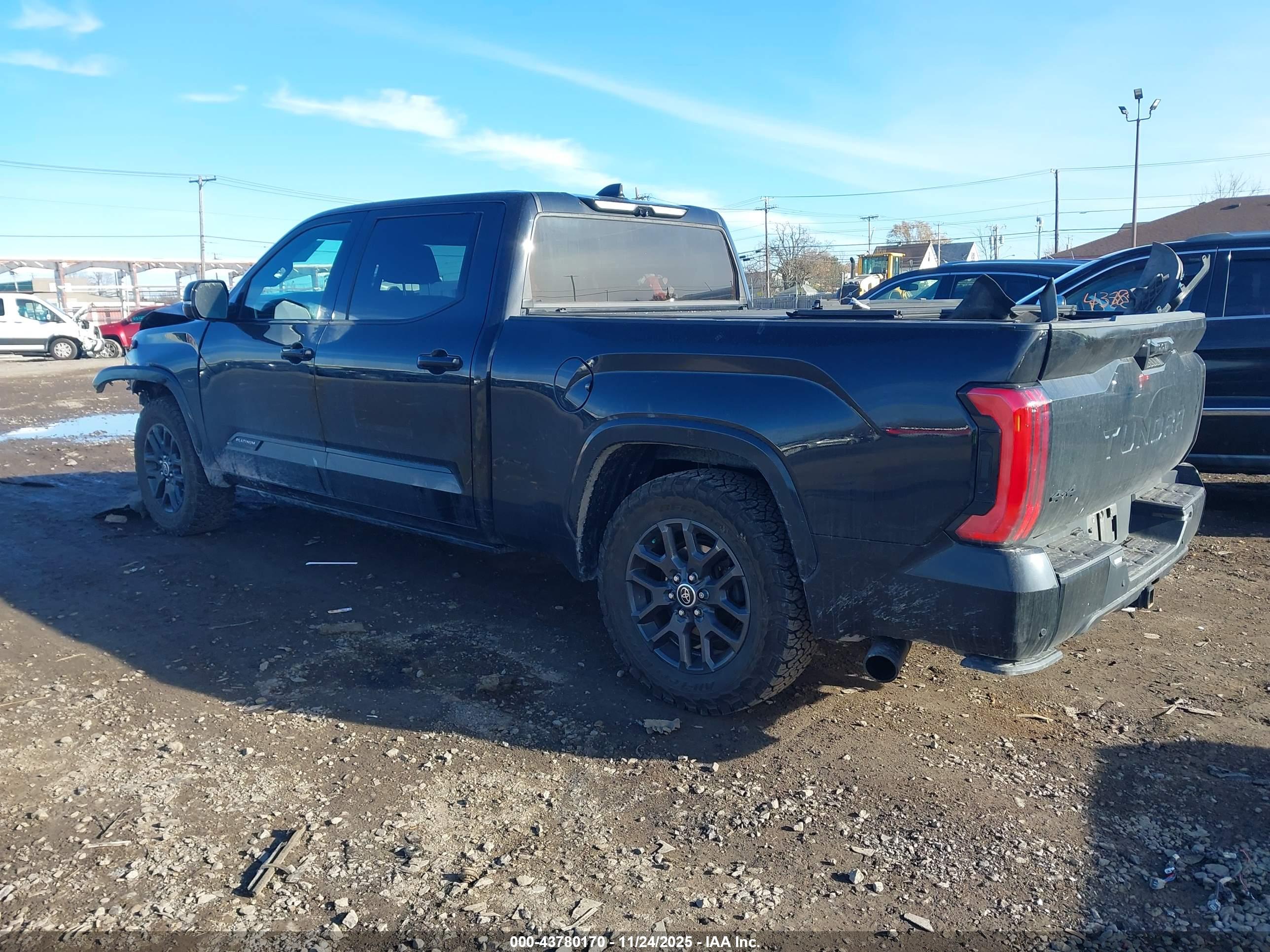 TOYOTA TUNDRA image 3