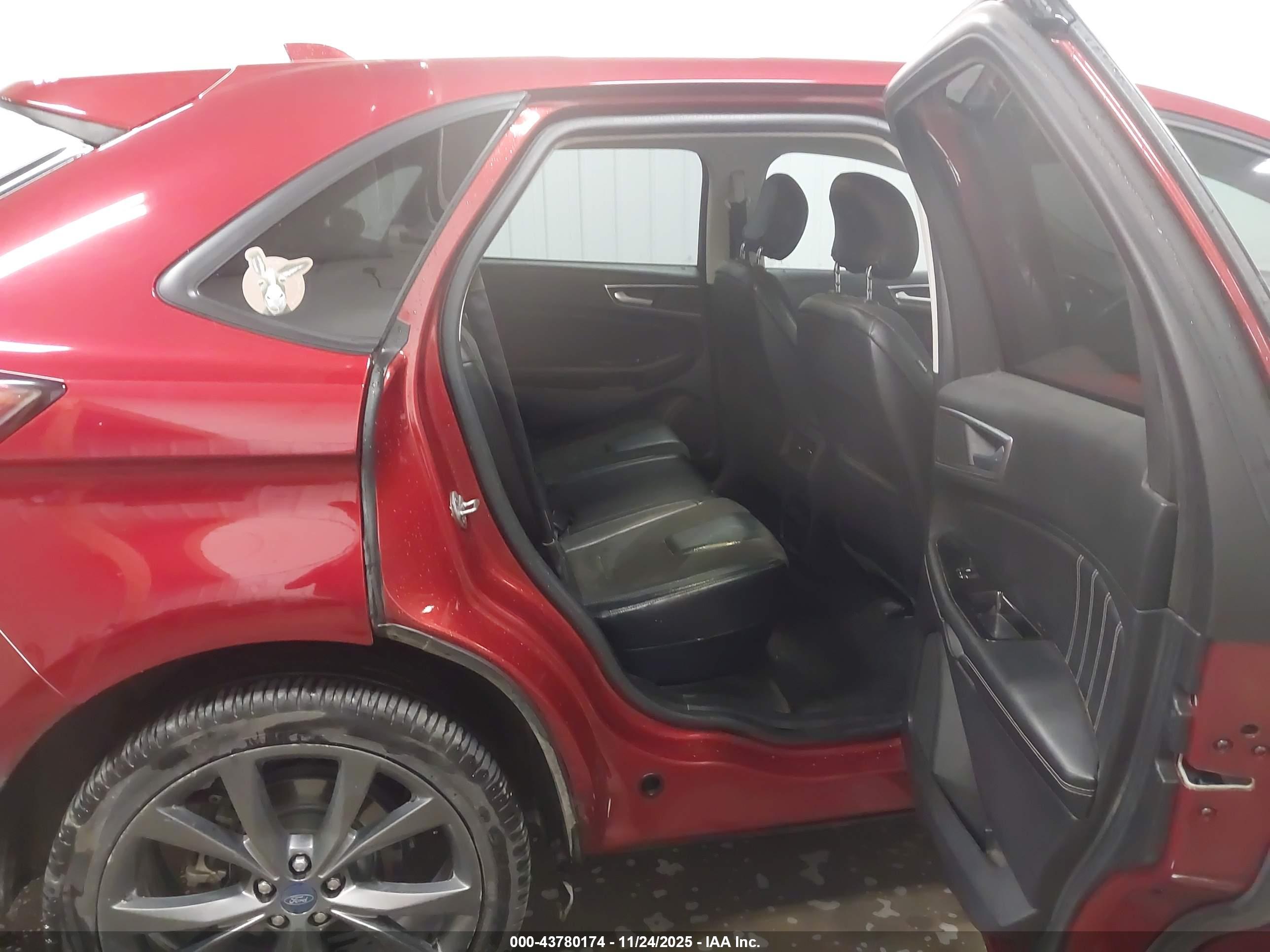 FORD EDGE image 8