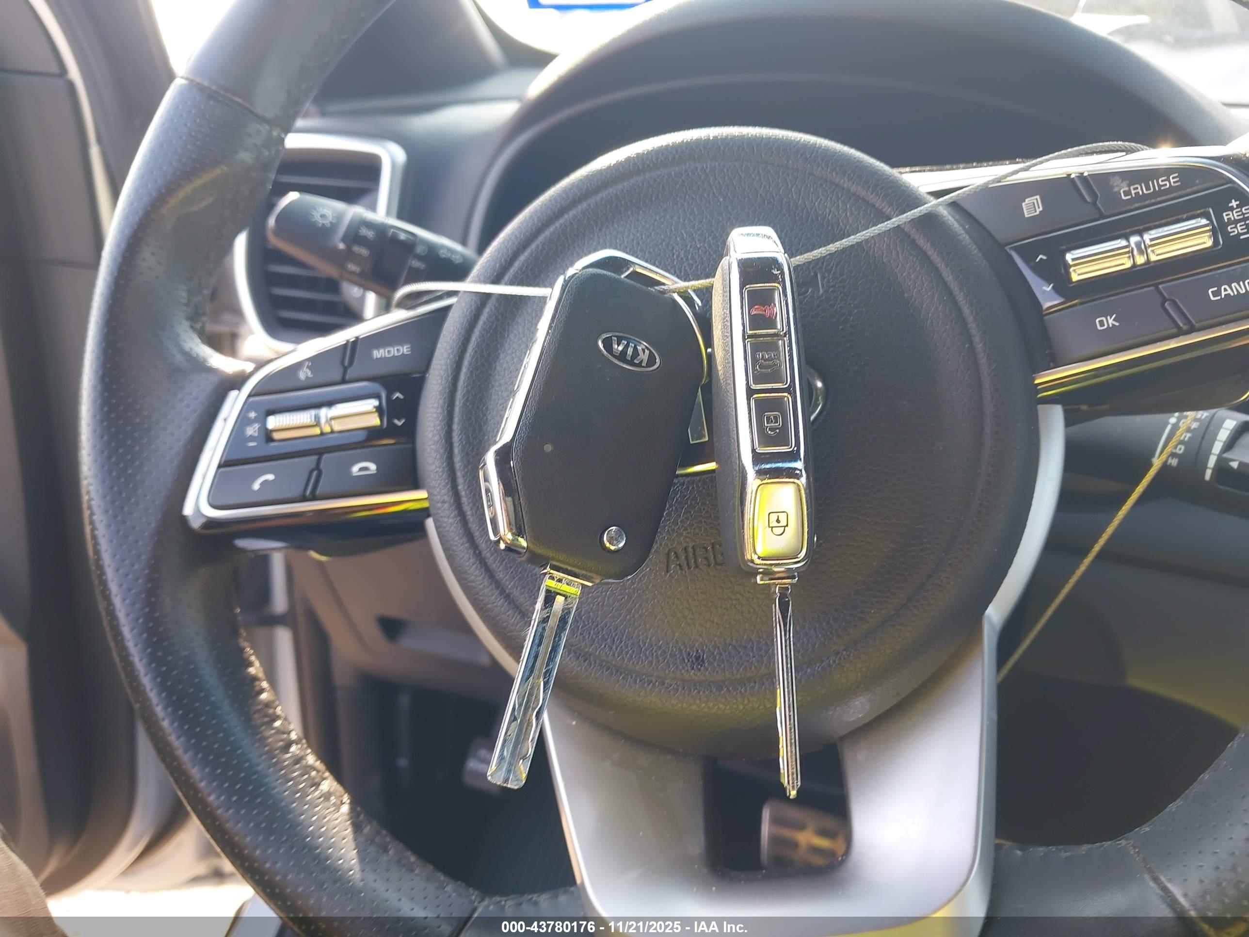 KIA SPORTAGE image 11
