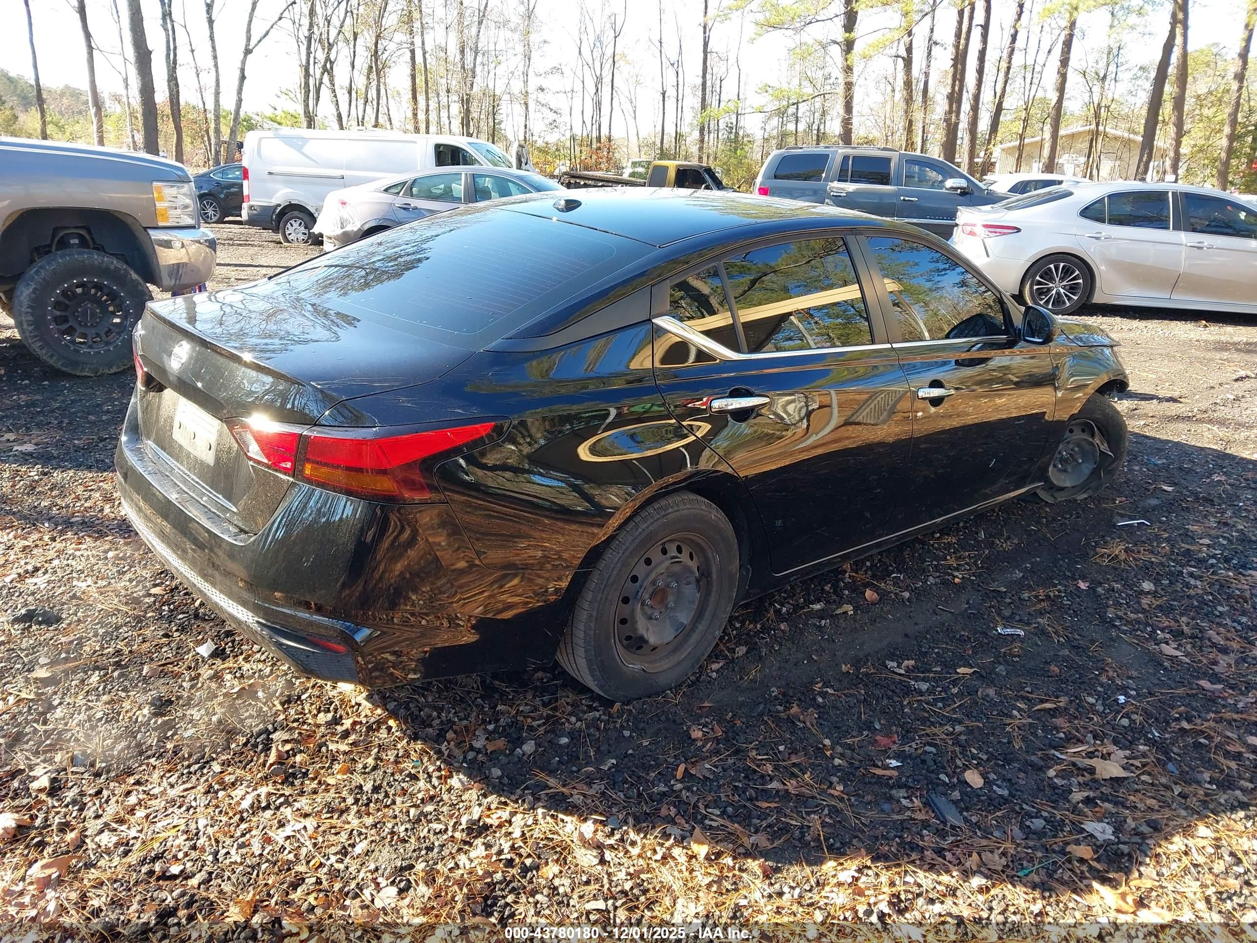 NISSAN ALTIMA image 4
