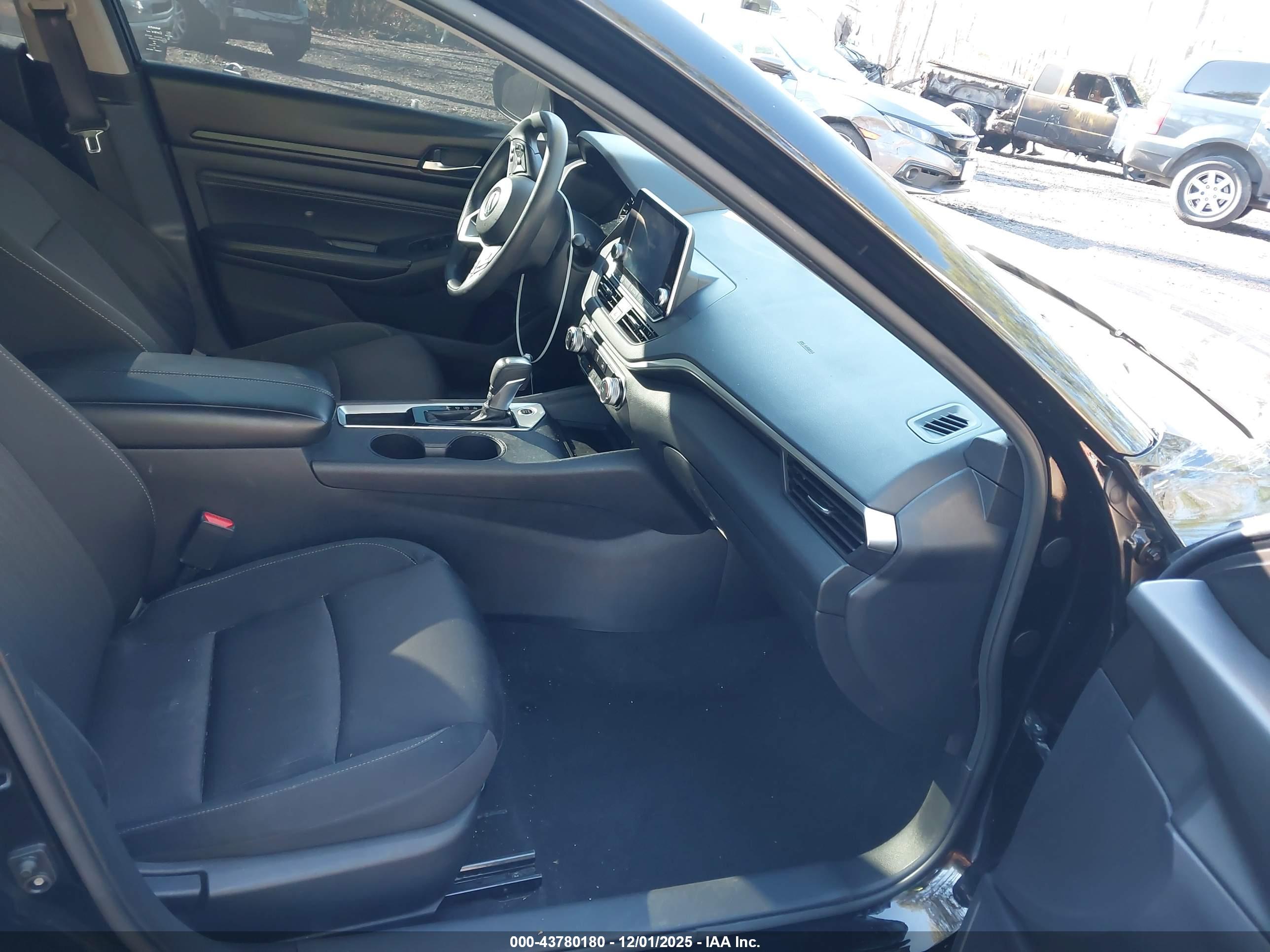 NISSAN ALTIMA image 5