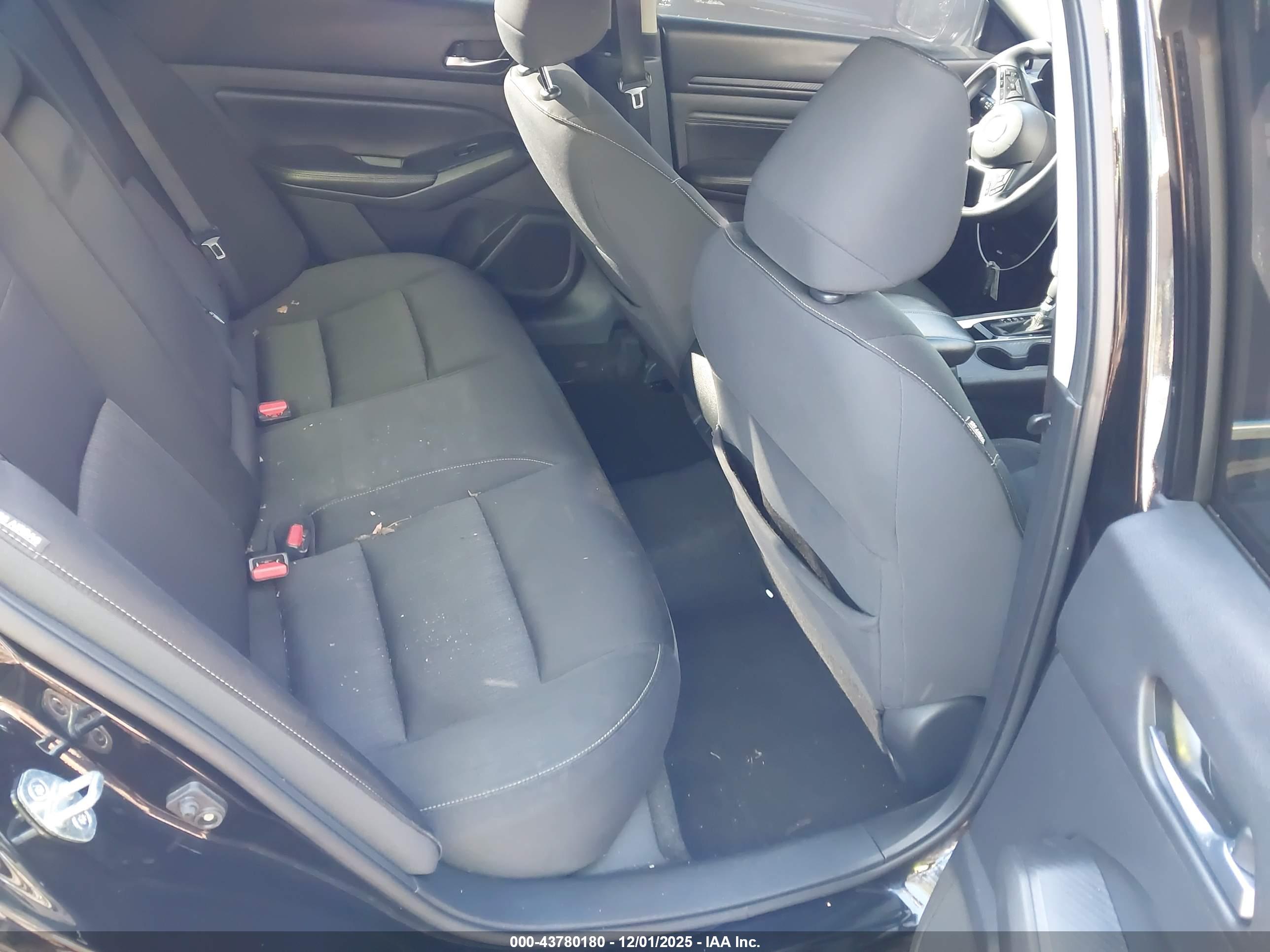 NISSAN ALTIMA image 8