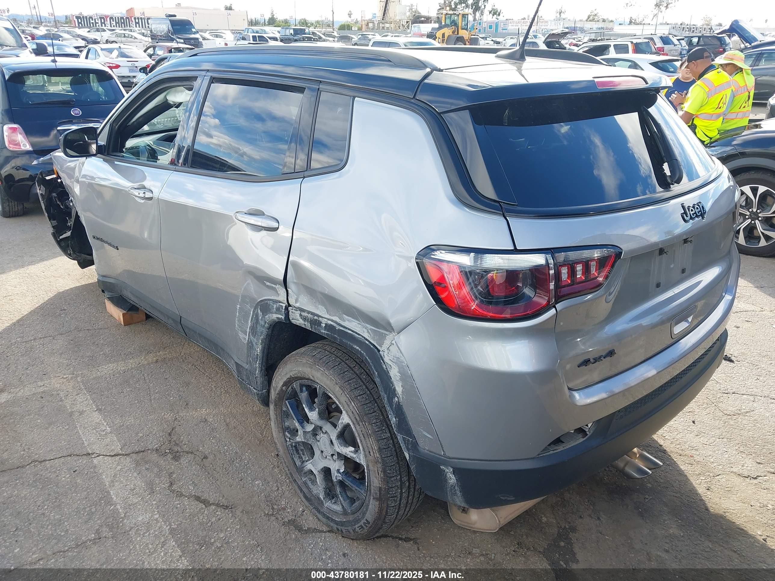 JEEP COMPASS image 3