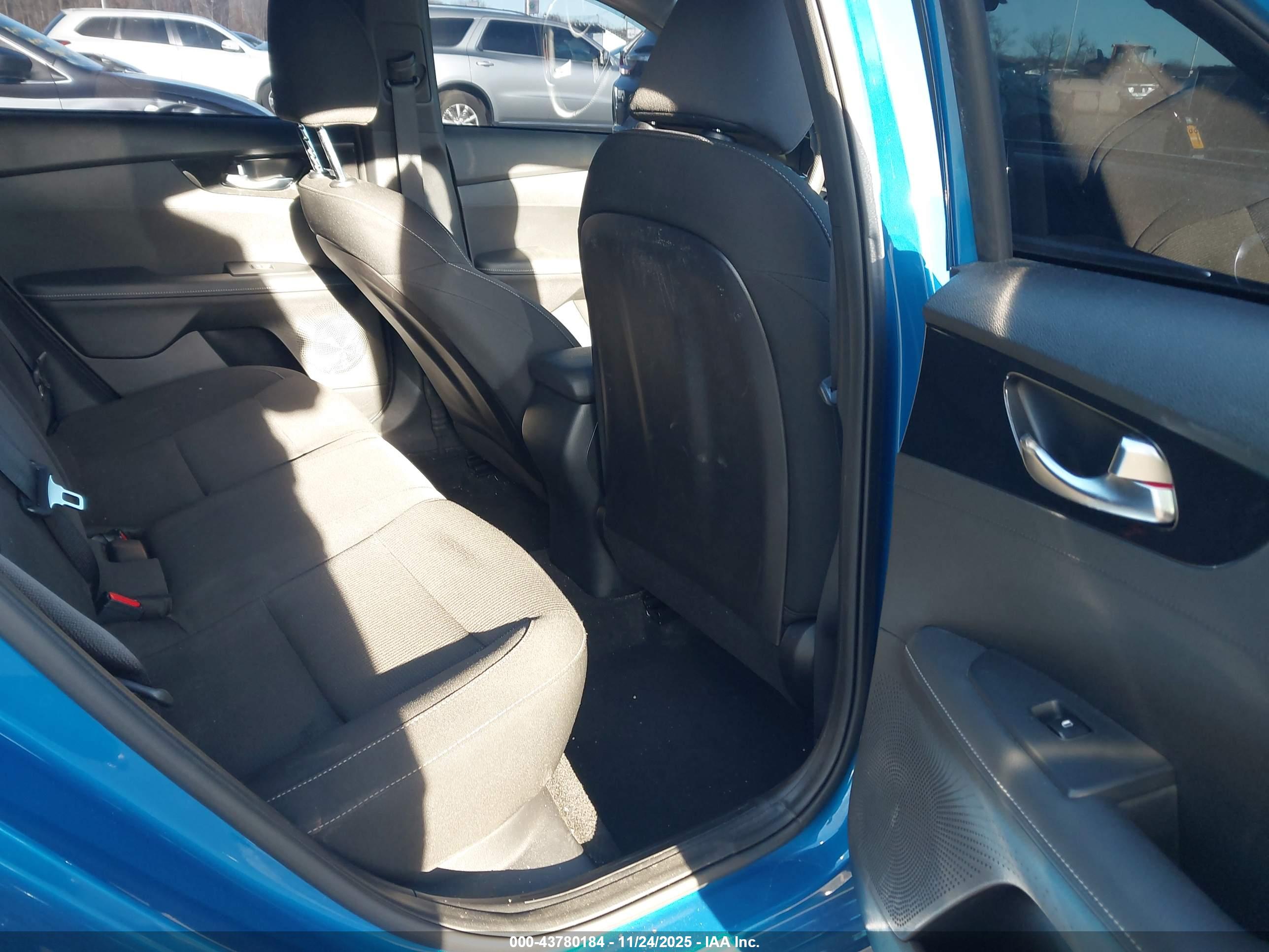 KIA FORTE image 8
