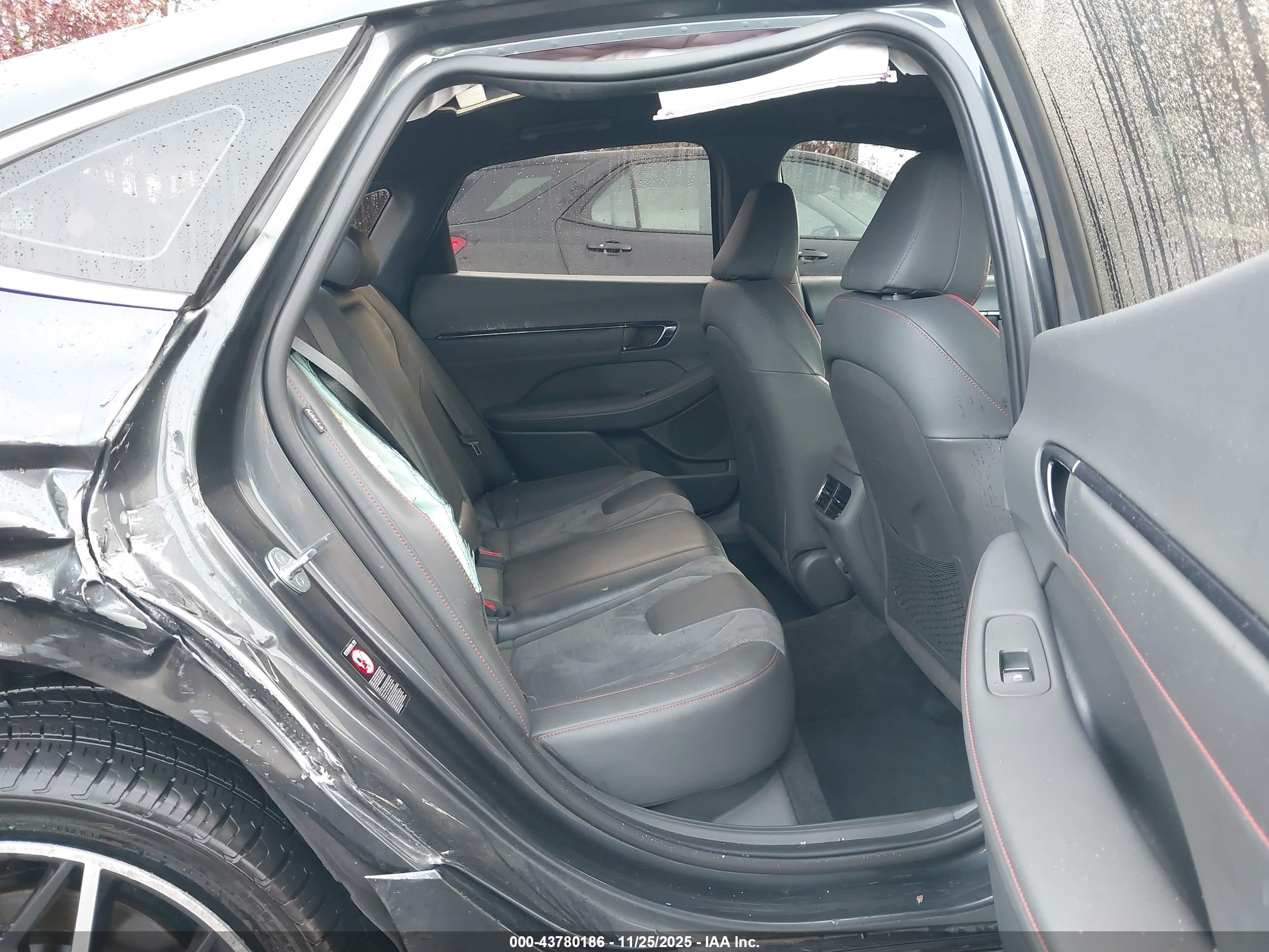 HYUNDAI SONATA image 8