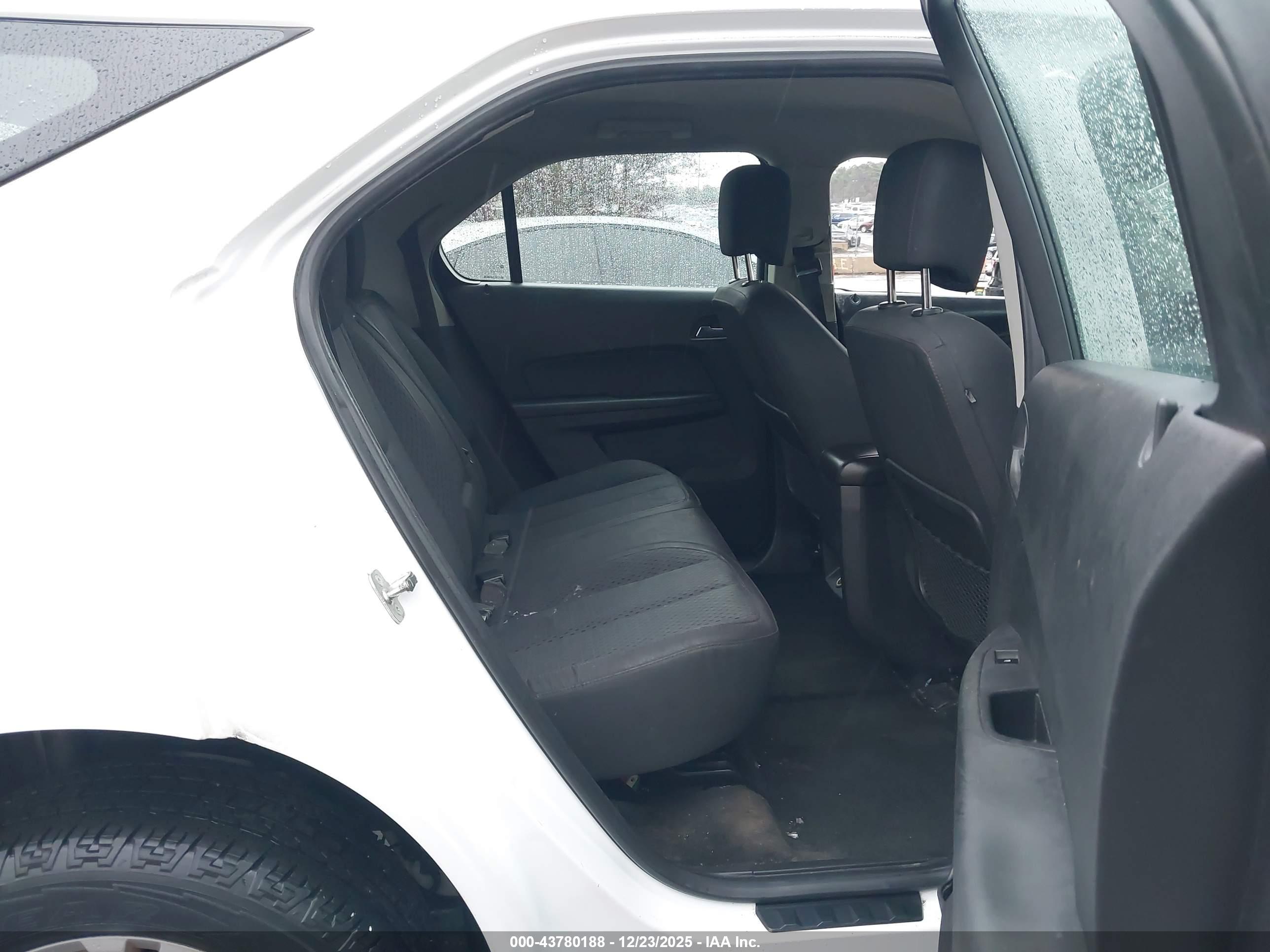 CHEVROLET EQUINOX image 8