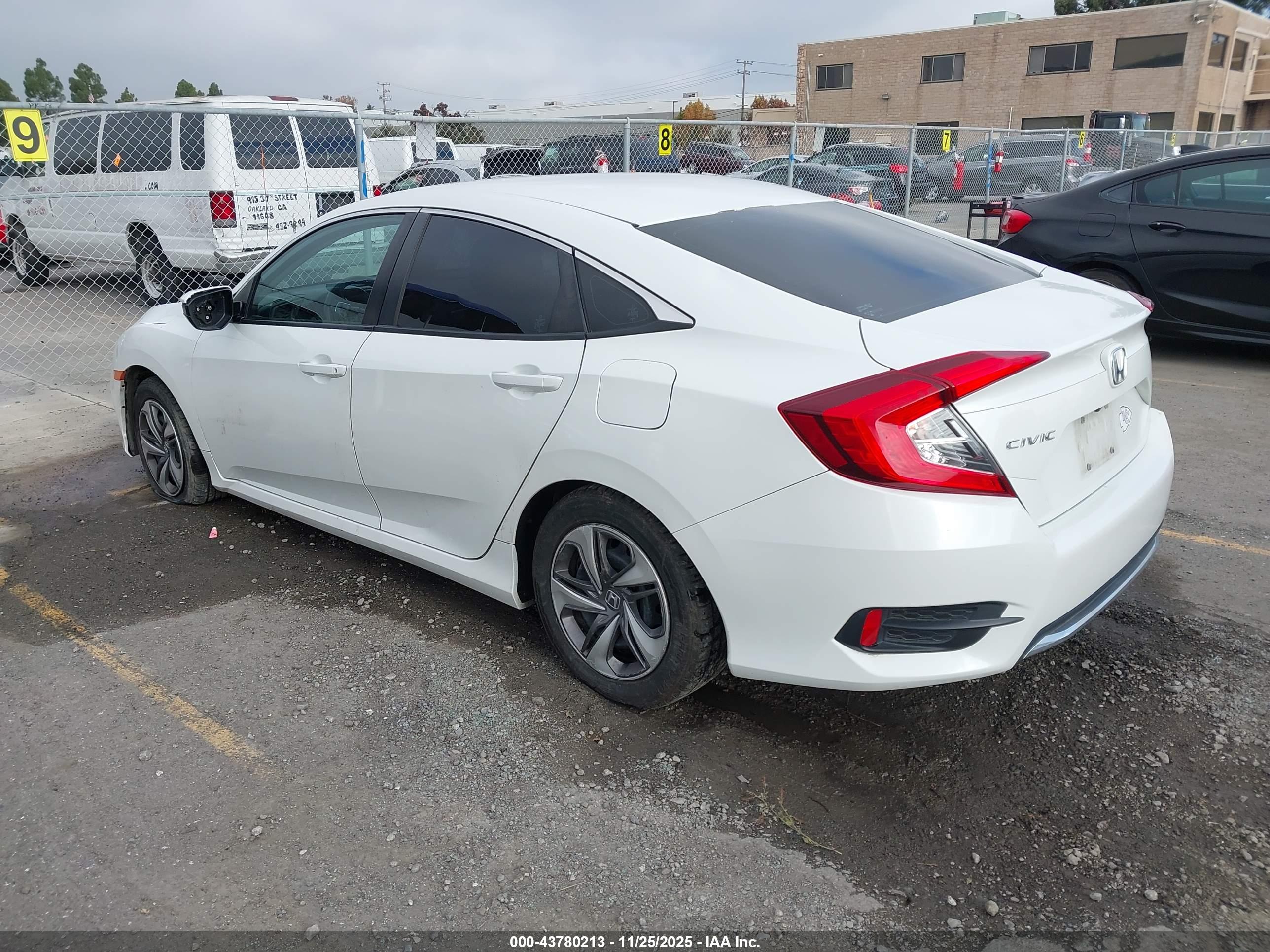 HONDA CIVIC image 3