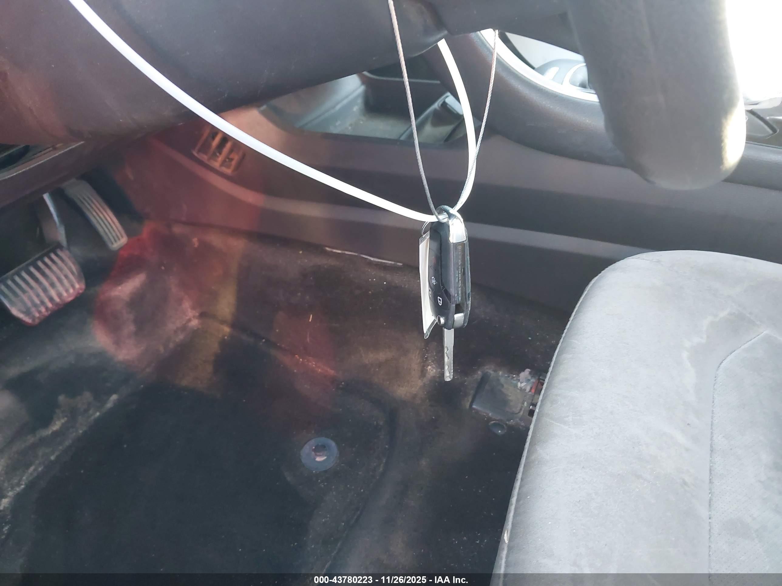 FORD FUSION image 11