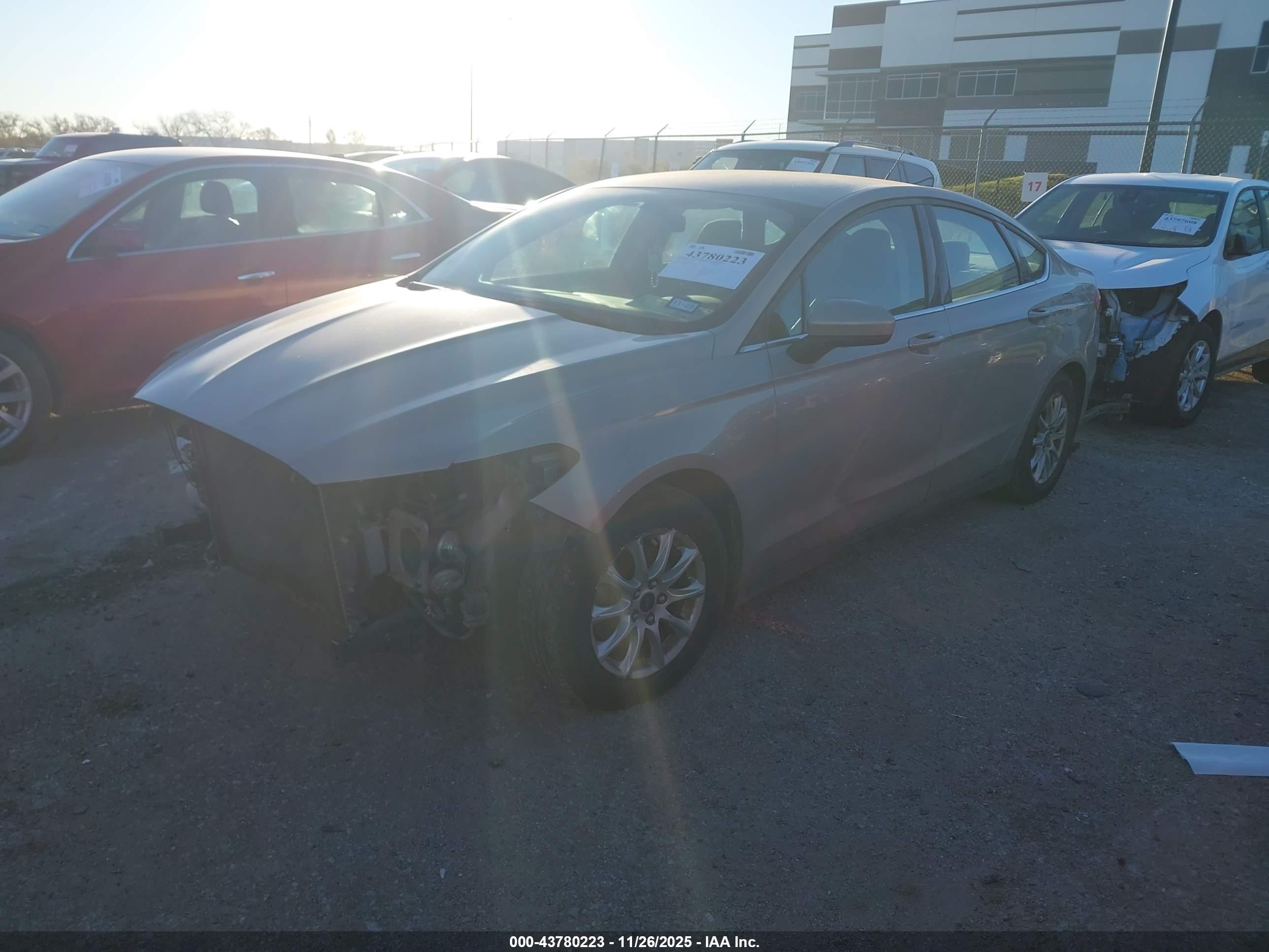 FORD FUSION image 2