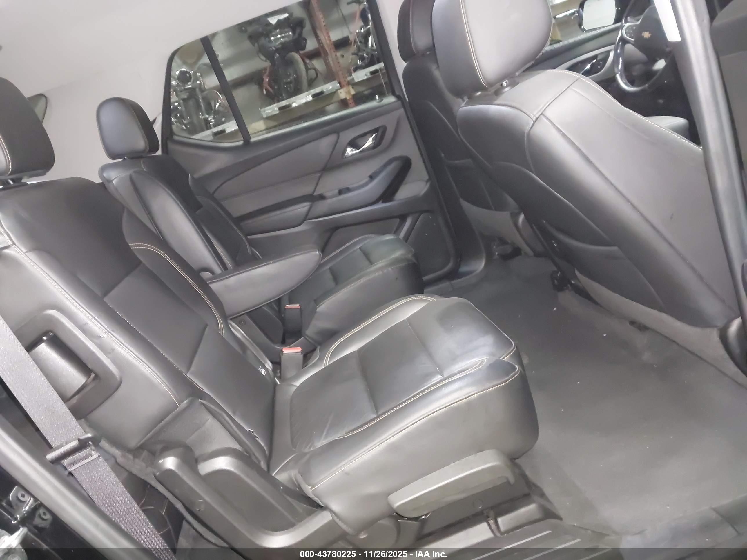 CHEVROLET TRAVERSE image 8