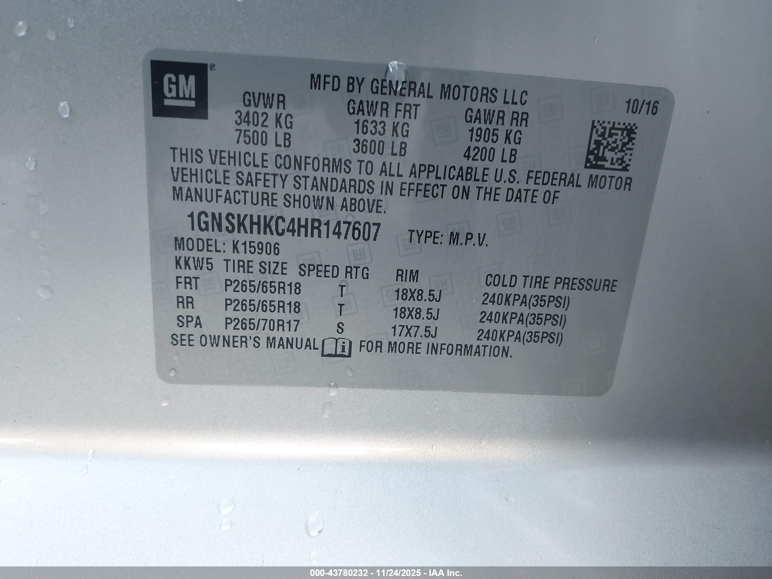 CHEVROLET SUBURBAN image 9