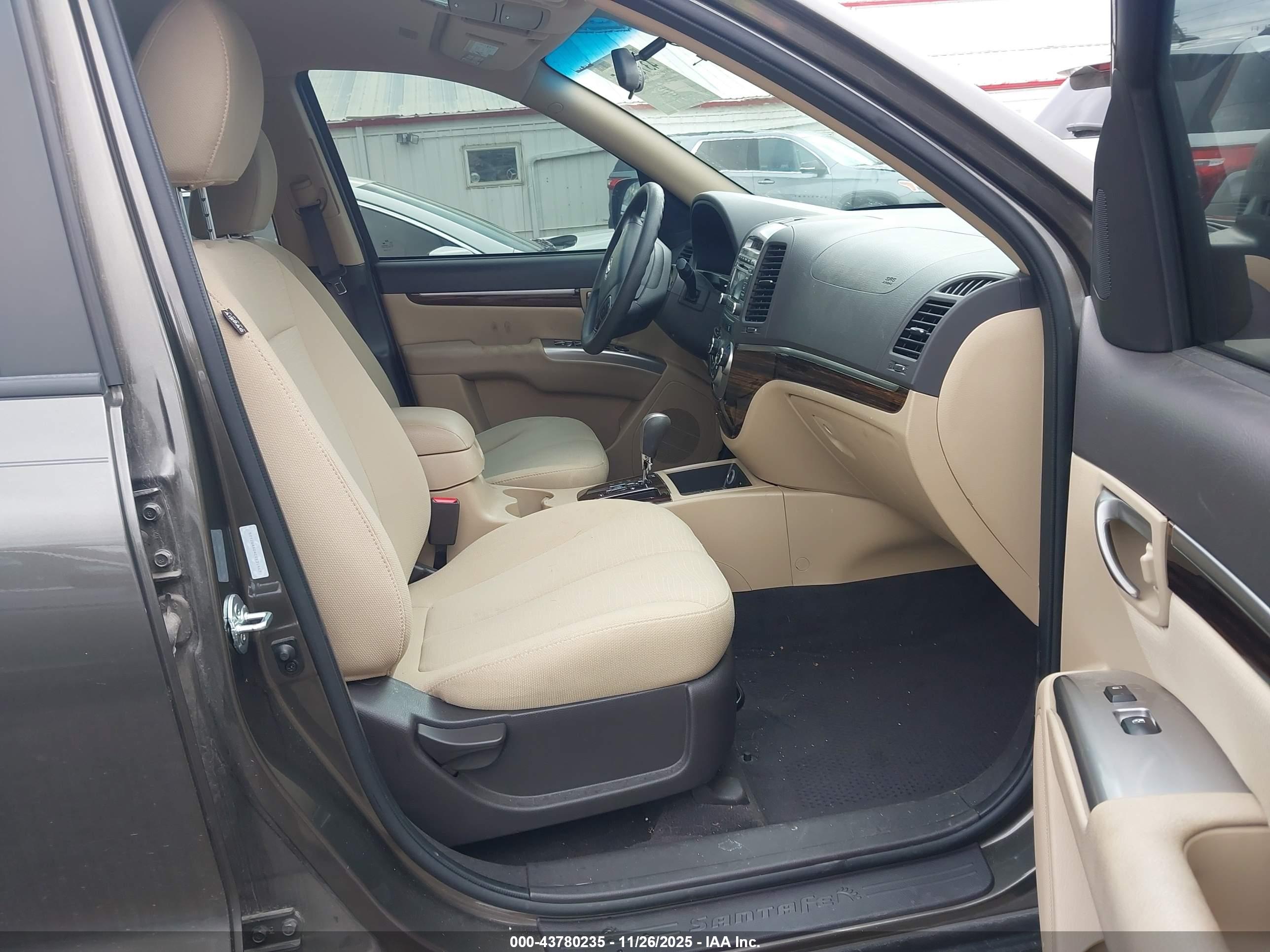 HYUNDAI SANTA image 5