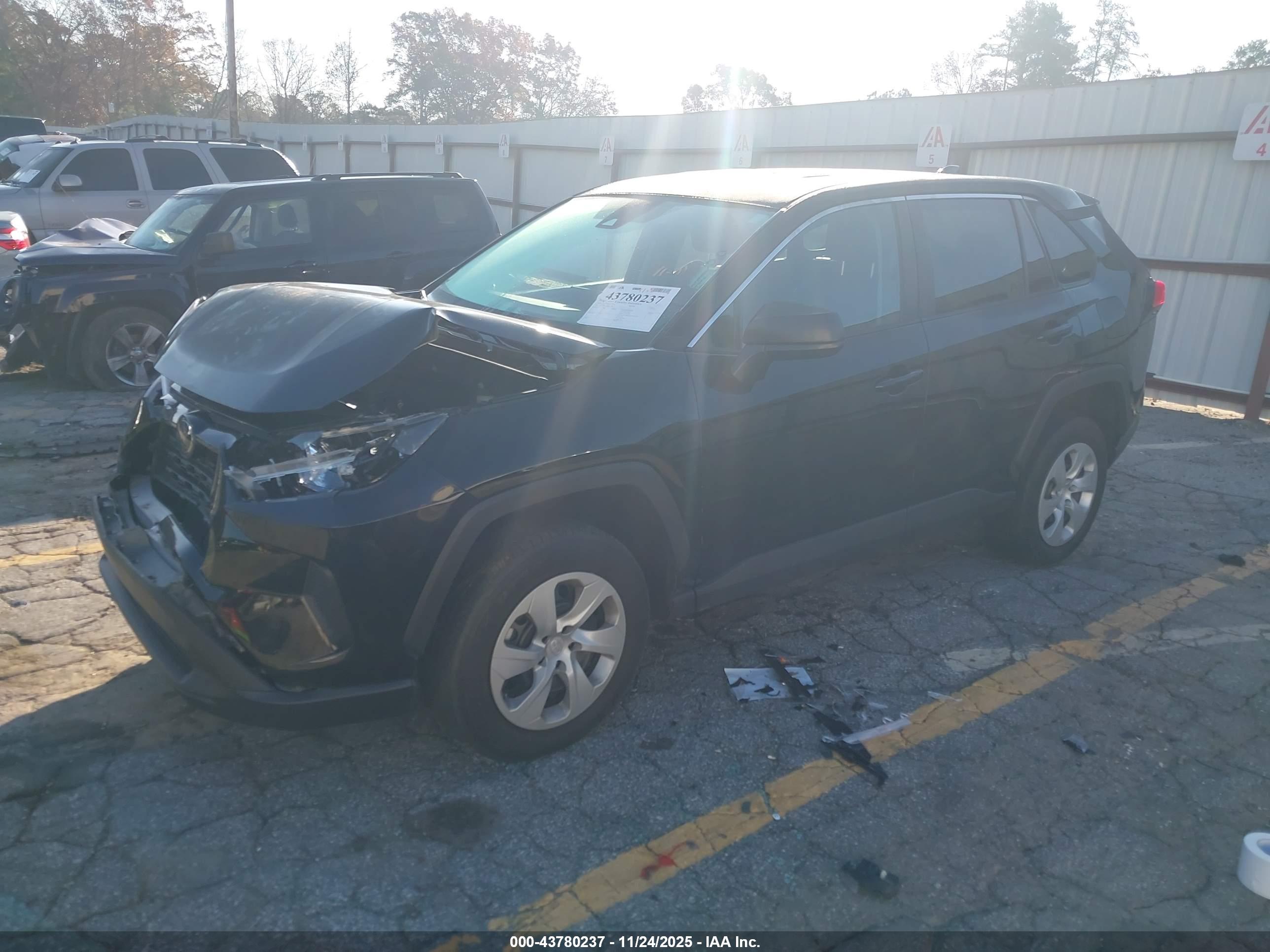 TOYOTA RAV4 image 2