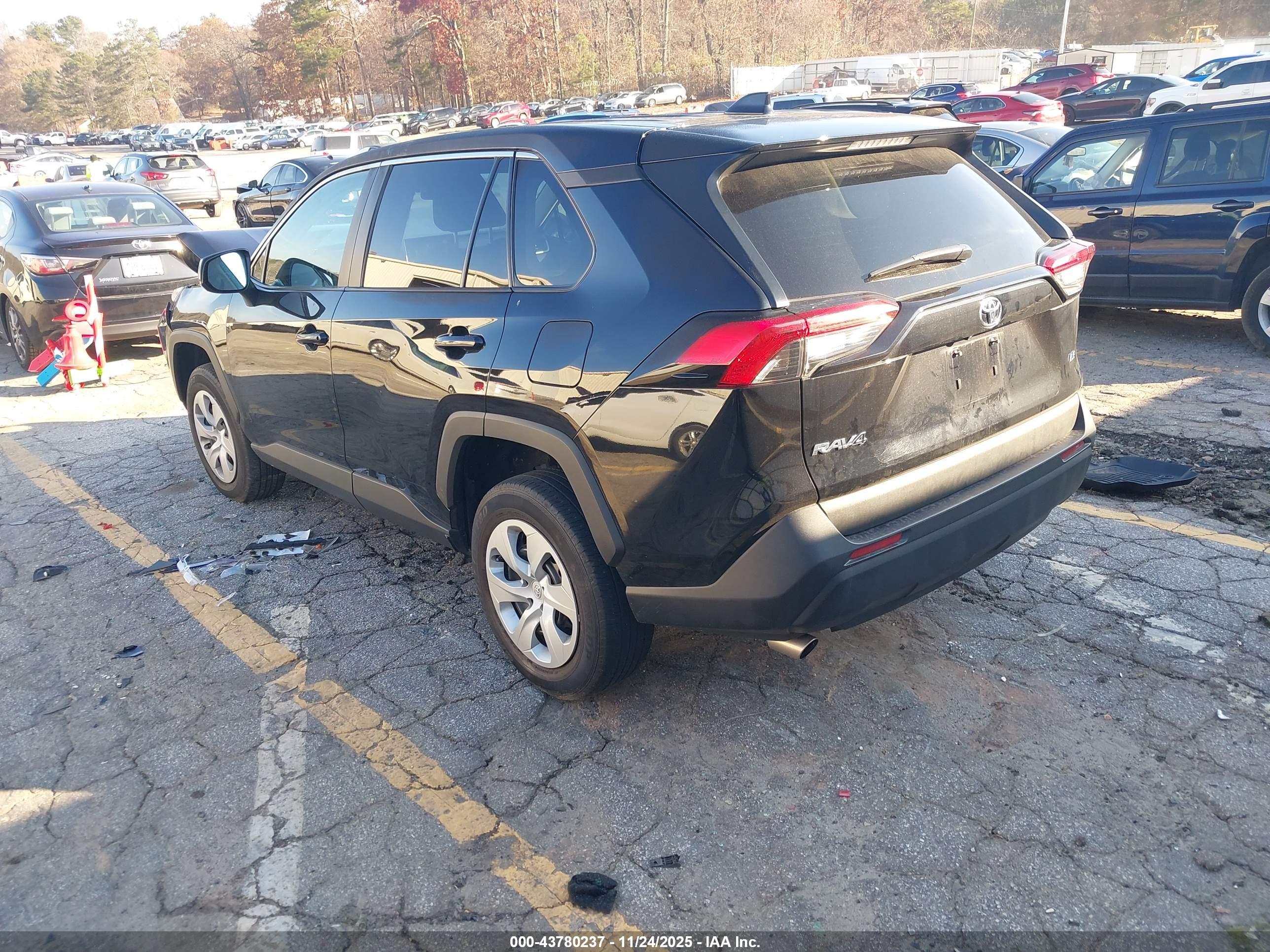 TOYOTA RAV4 image 3