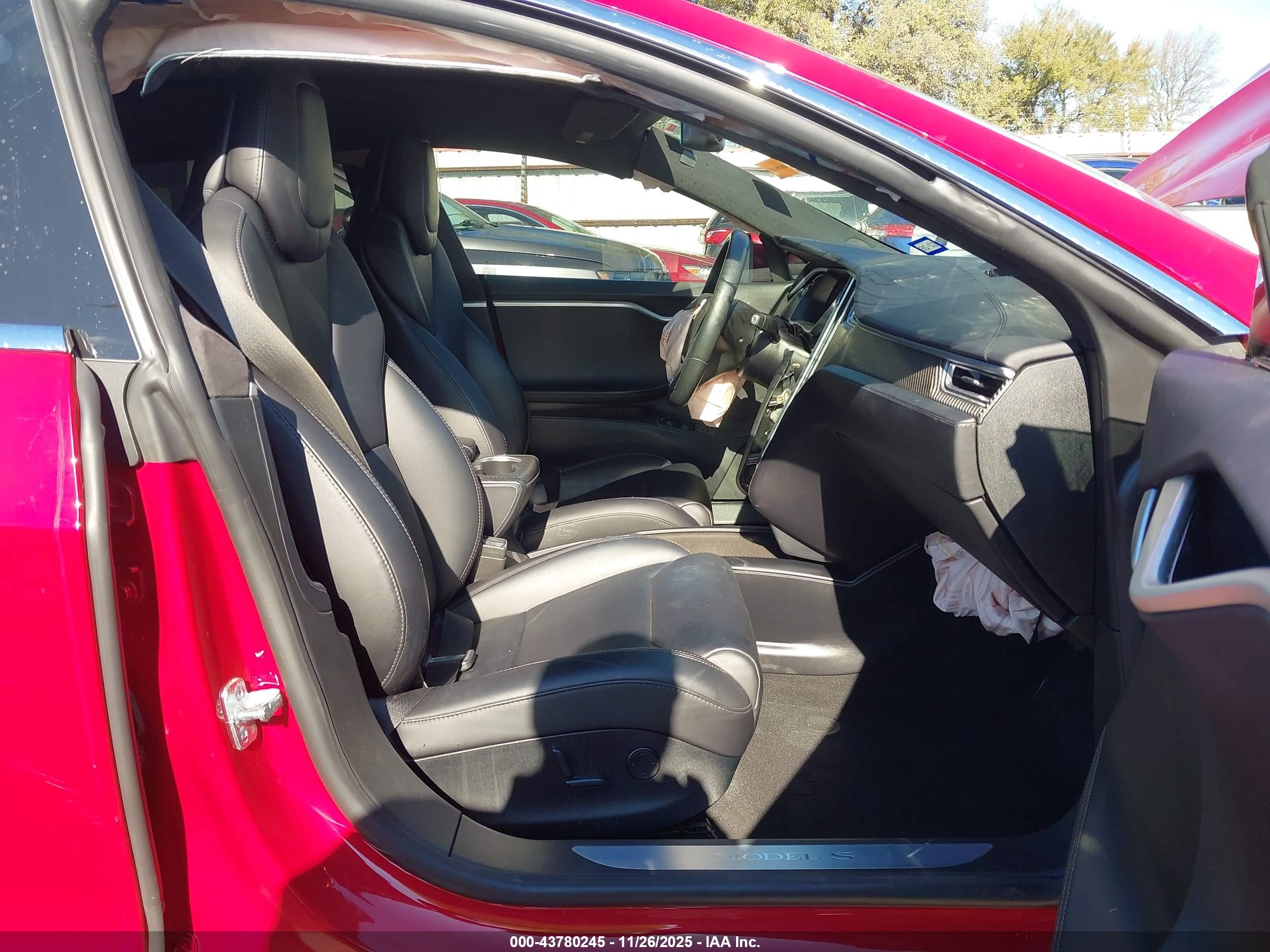 TESLA MODEL image 5