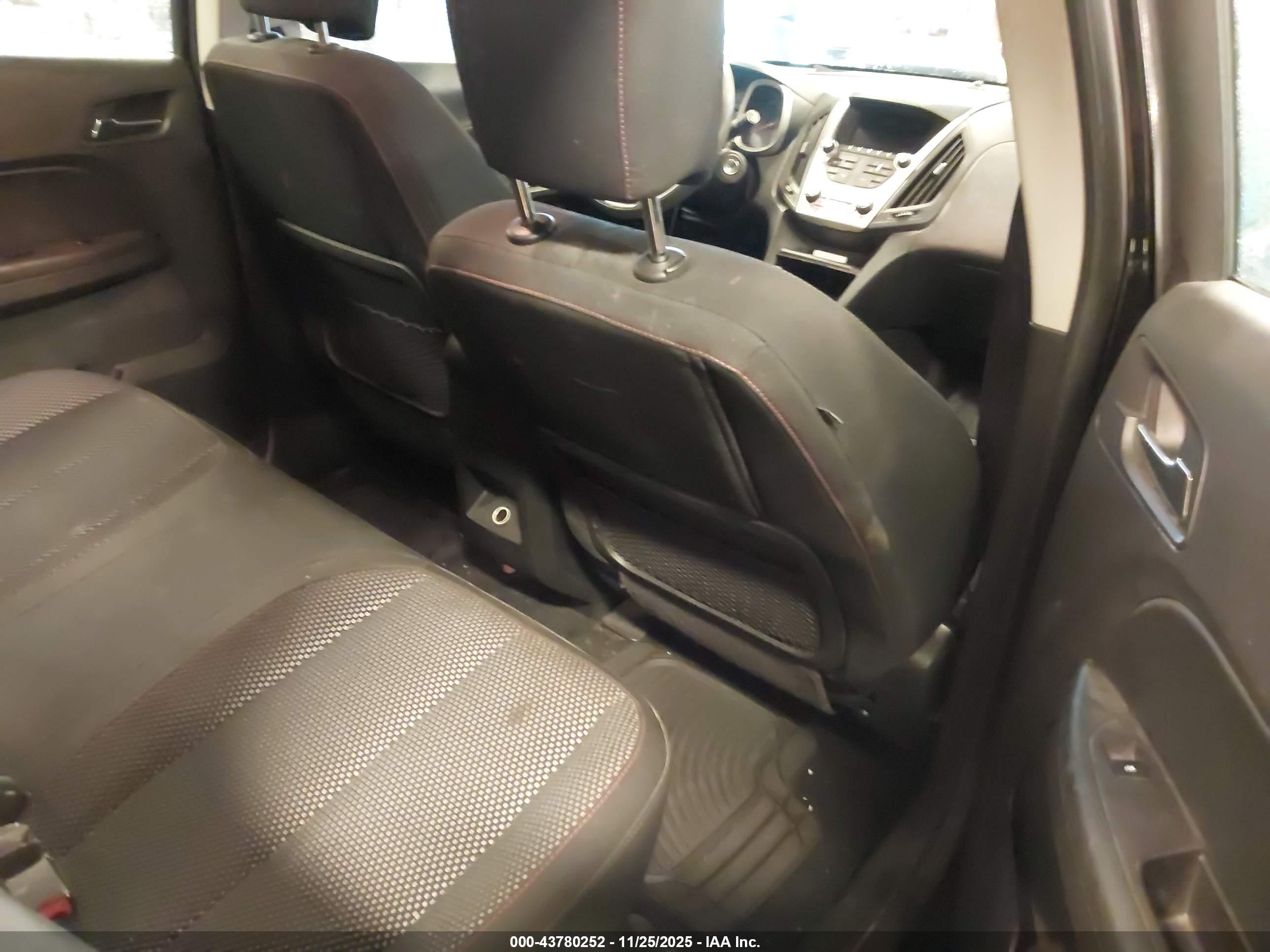 CHEVROLET EQUINOX image 8