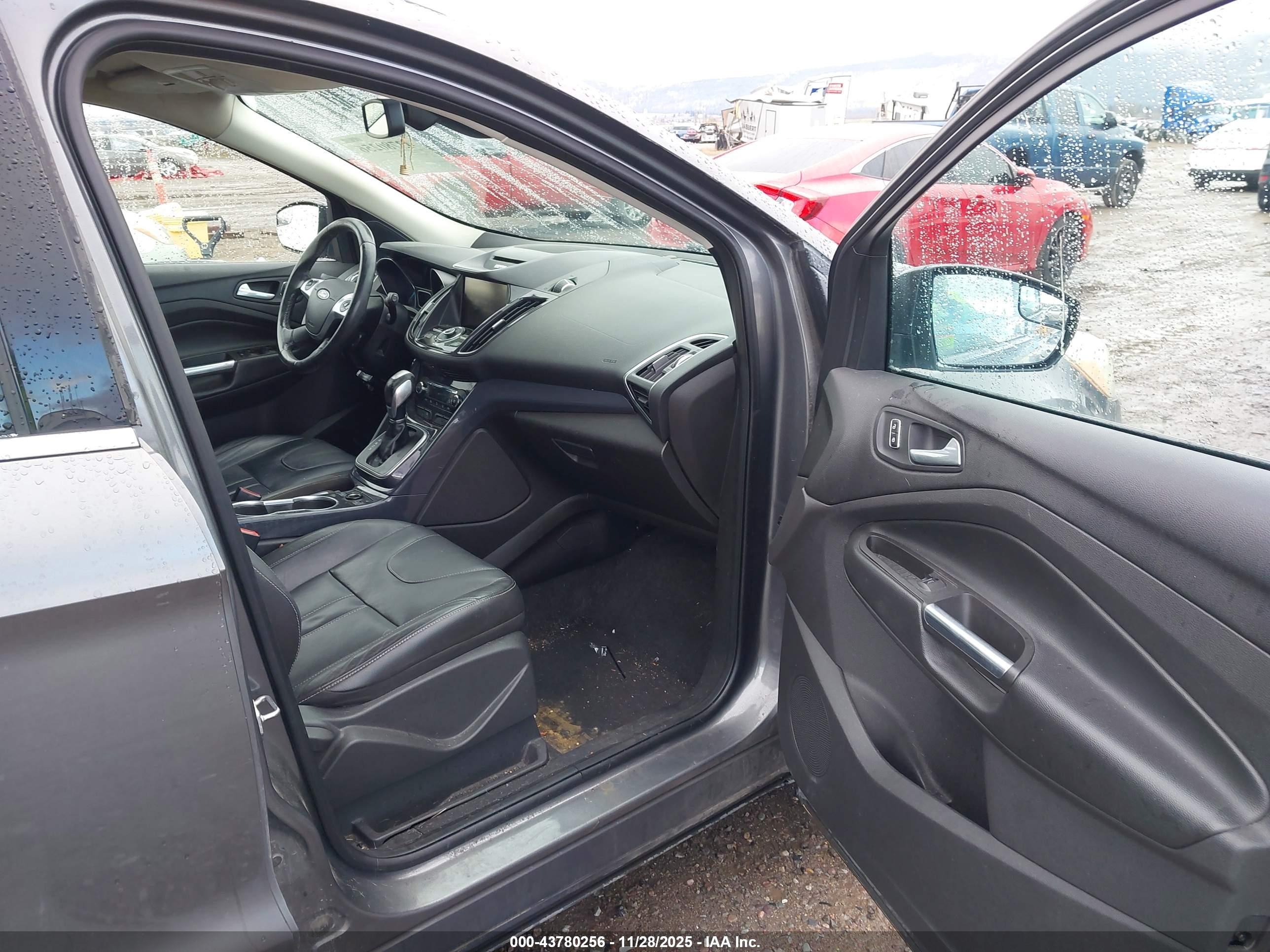 FORD ESCAPE image 5