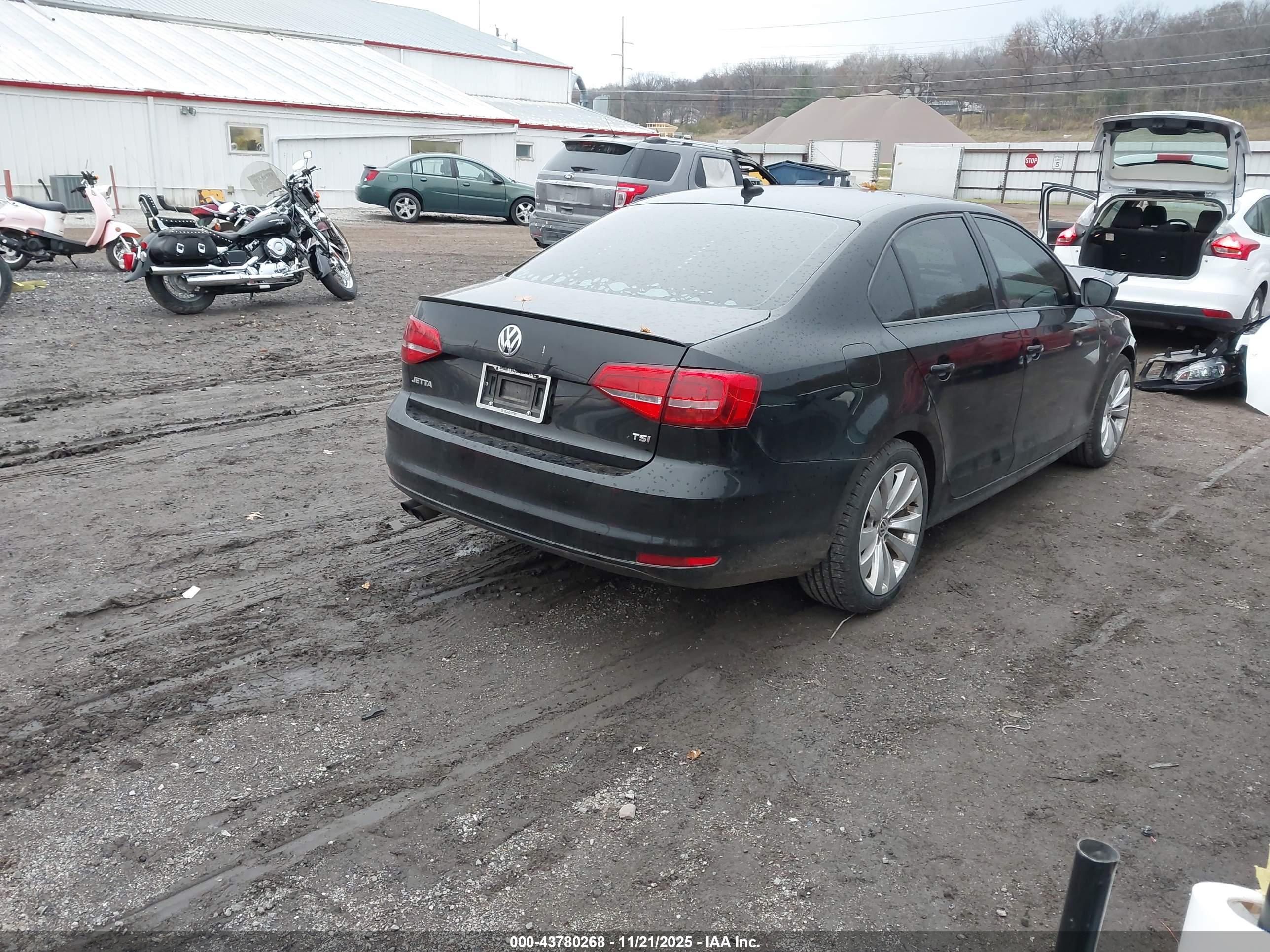 VOLKSWAGEN JETTA image 4