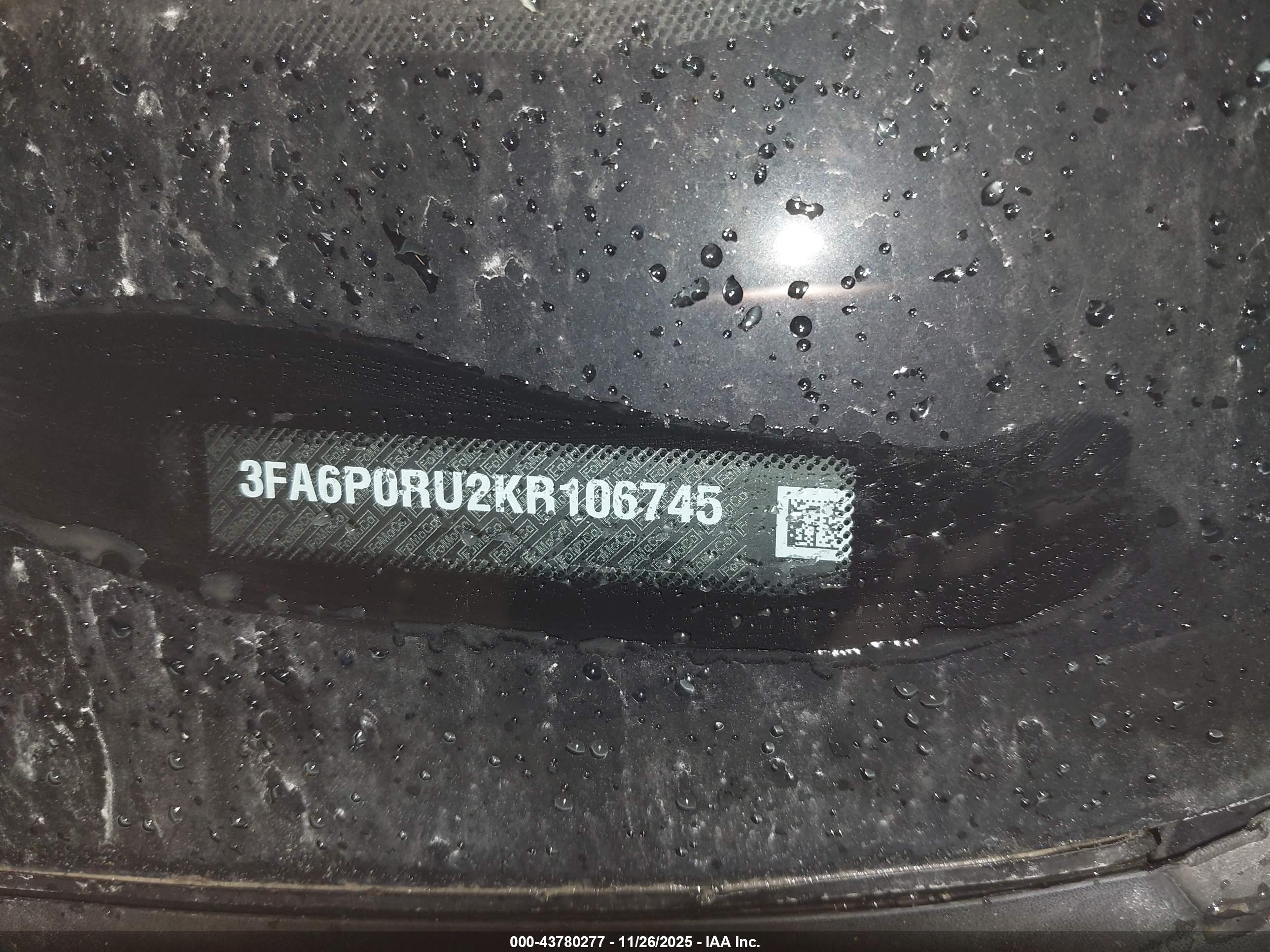 FORD FUSION image 9