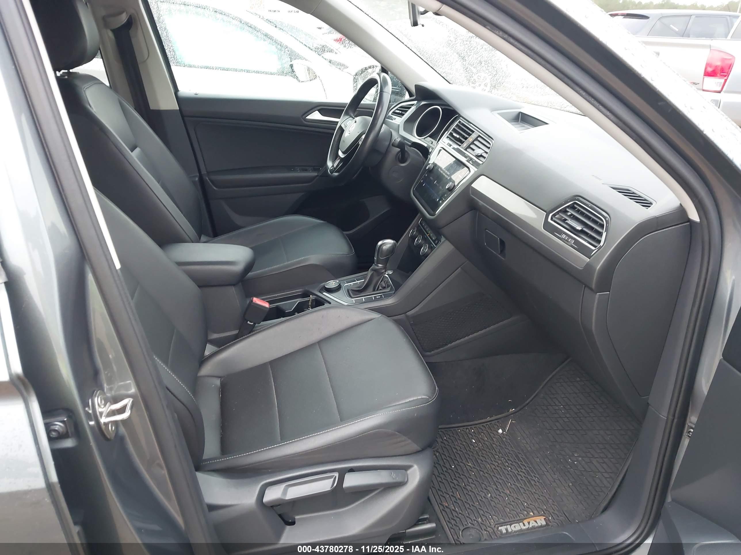 VOLKSWAGEN TIGUAN image 5