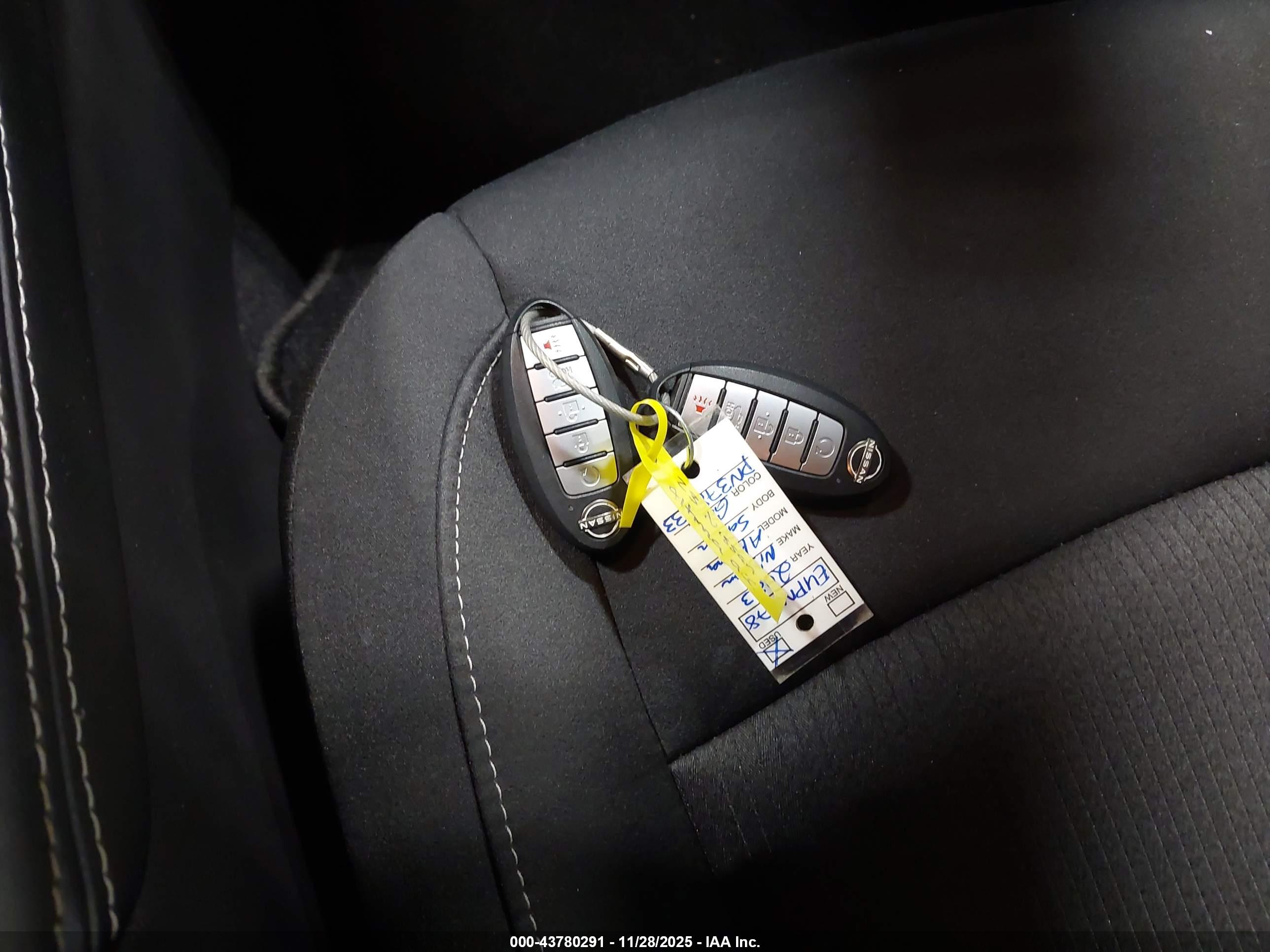 NISSAN ALTIMA image 11