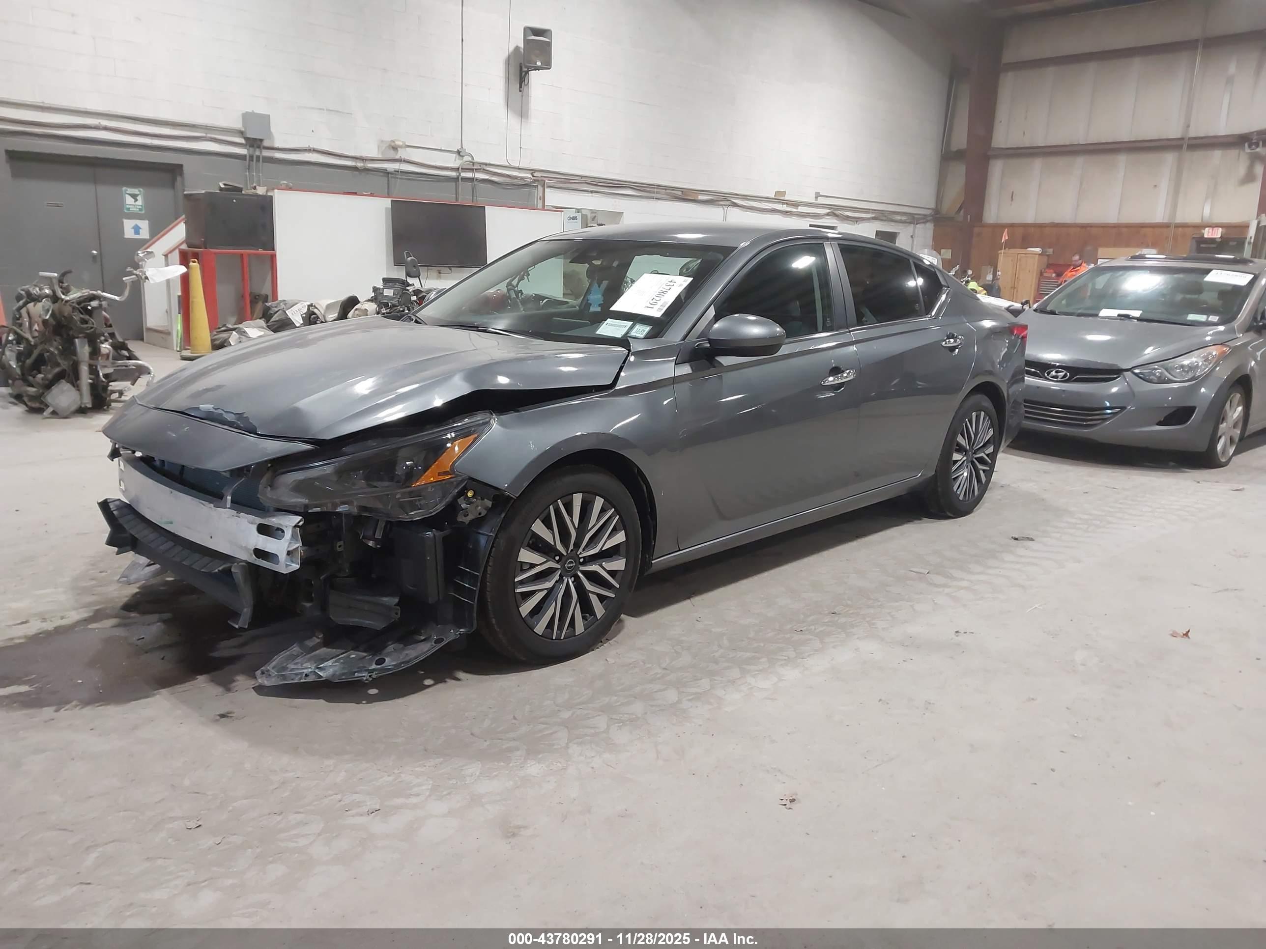 NISSAN ALTIMA image 2