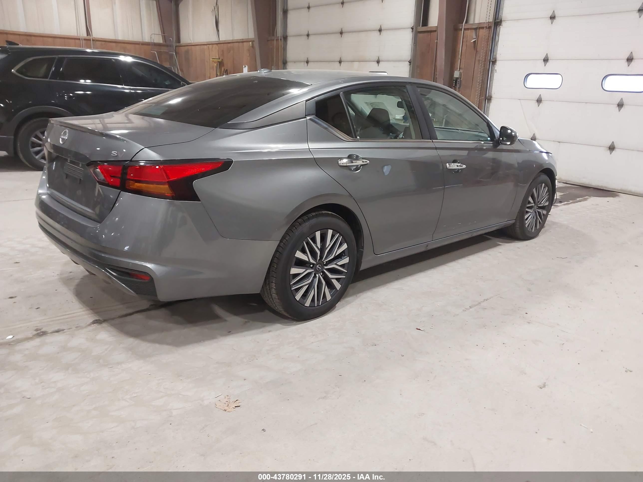 NISSAN ALTIMA image 4