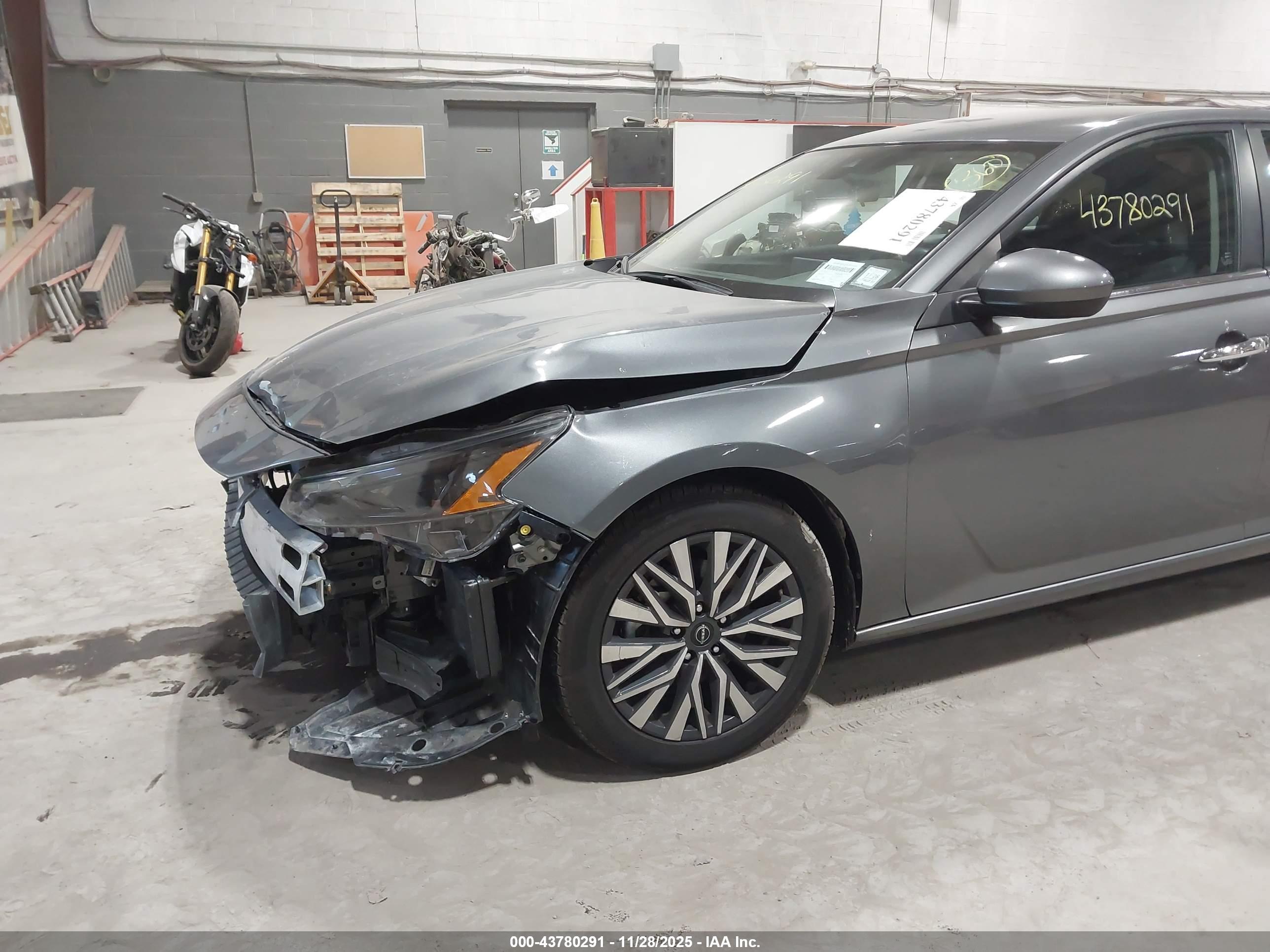 NISSAN ALTIMA image 6