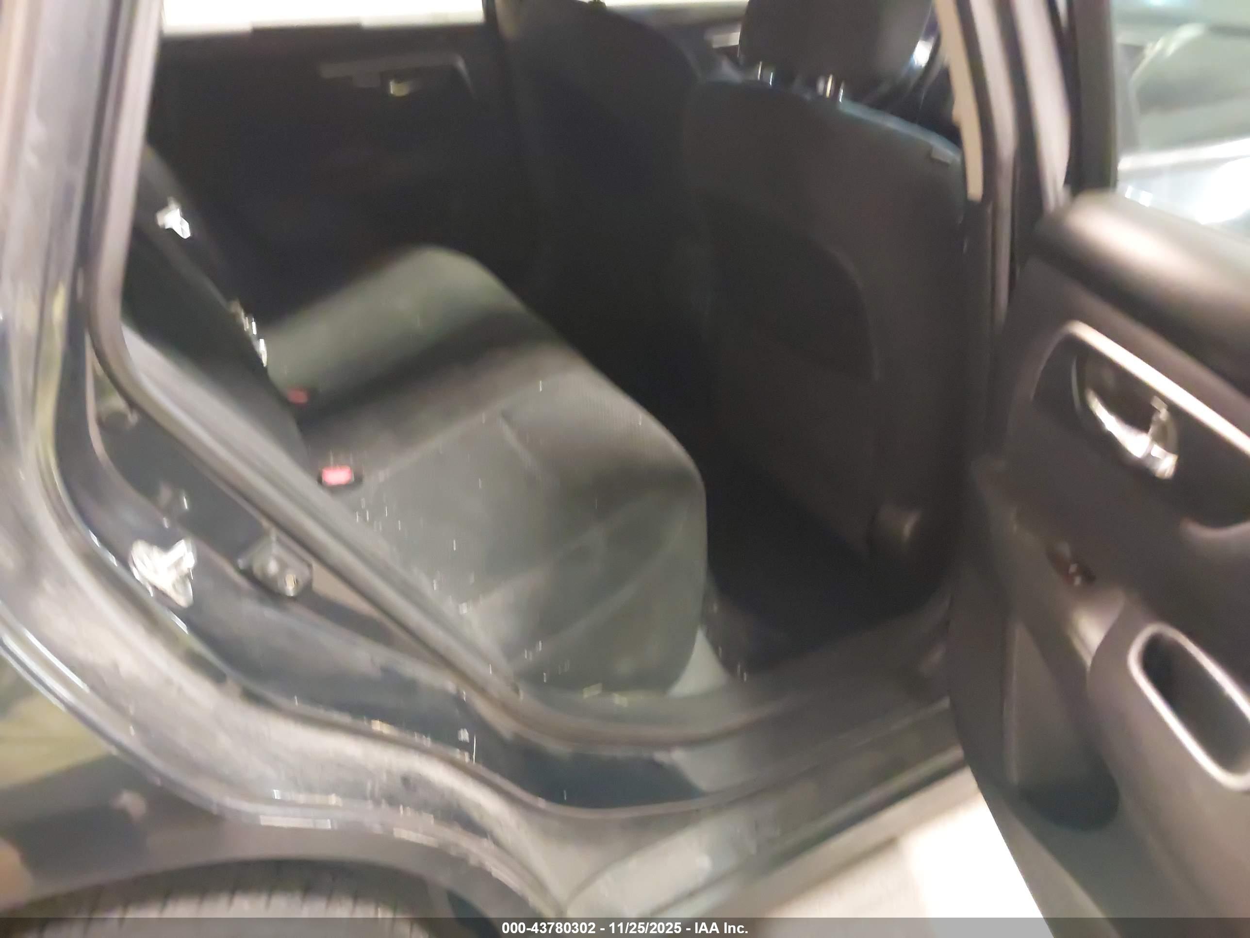 NISSAN ALTIMA image 8