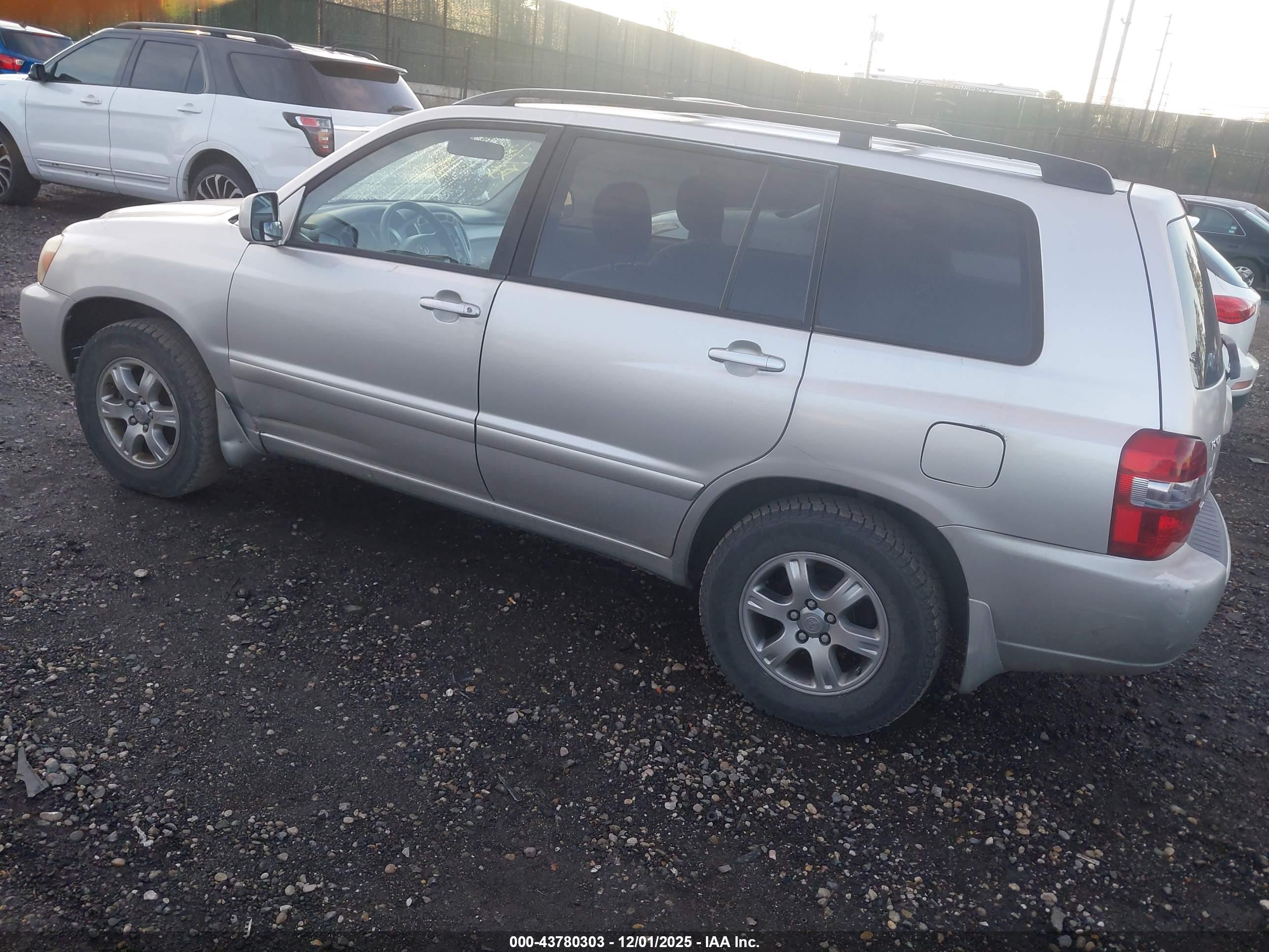TOYOTA HIGHLANDER image 3