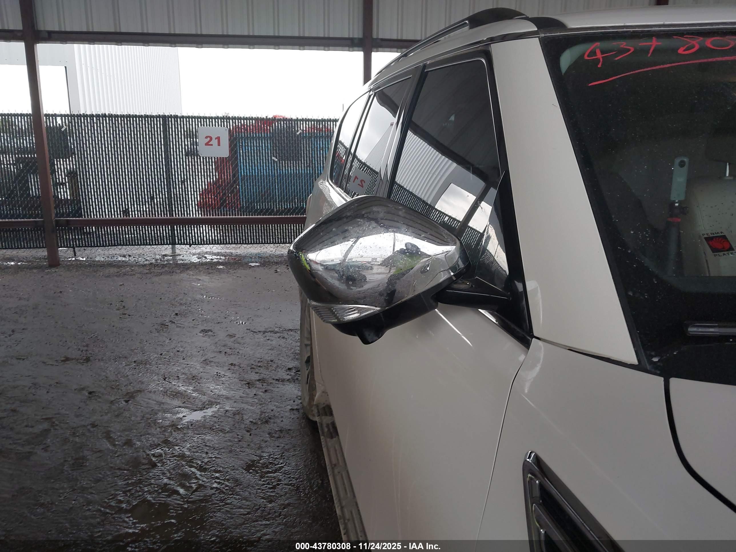 NISSAN ARMADA image 6