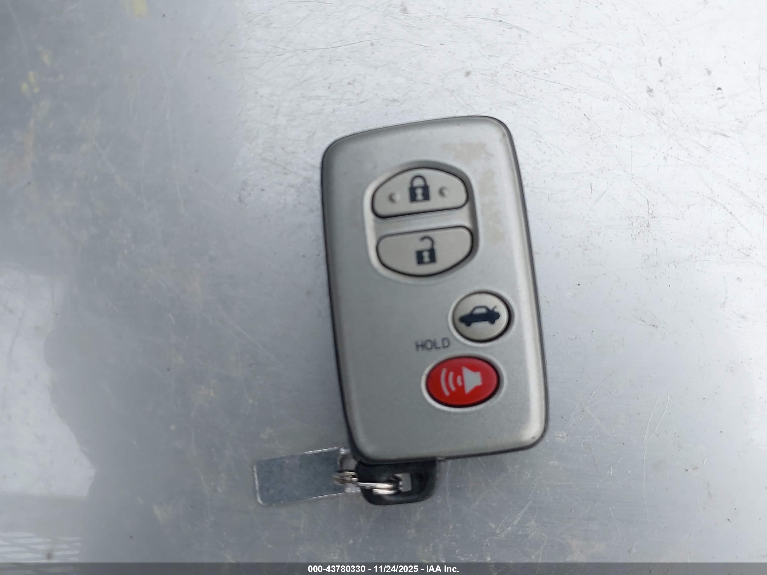 TOYOTA CAMRY image 11