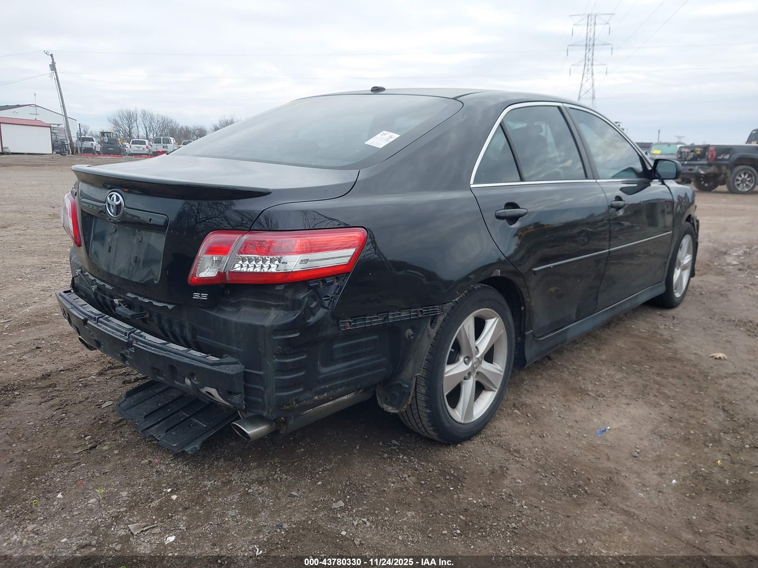 TOYOTA CAMRY image 4